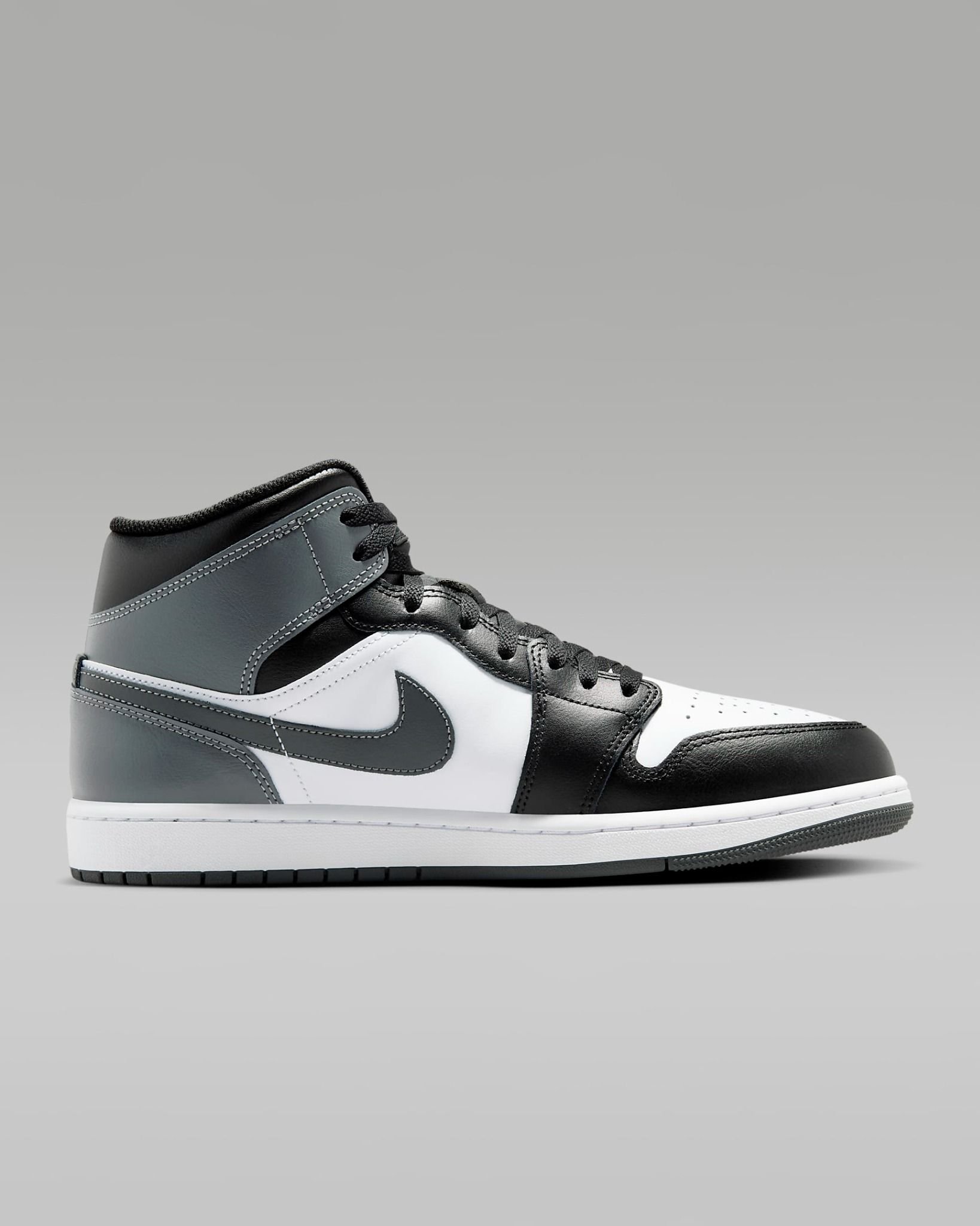 Nike - Giày thời trang thể thao Nam Air Jordan 1 Mid Men's Shoes
