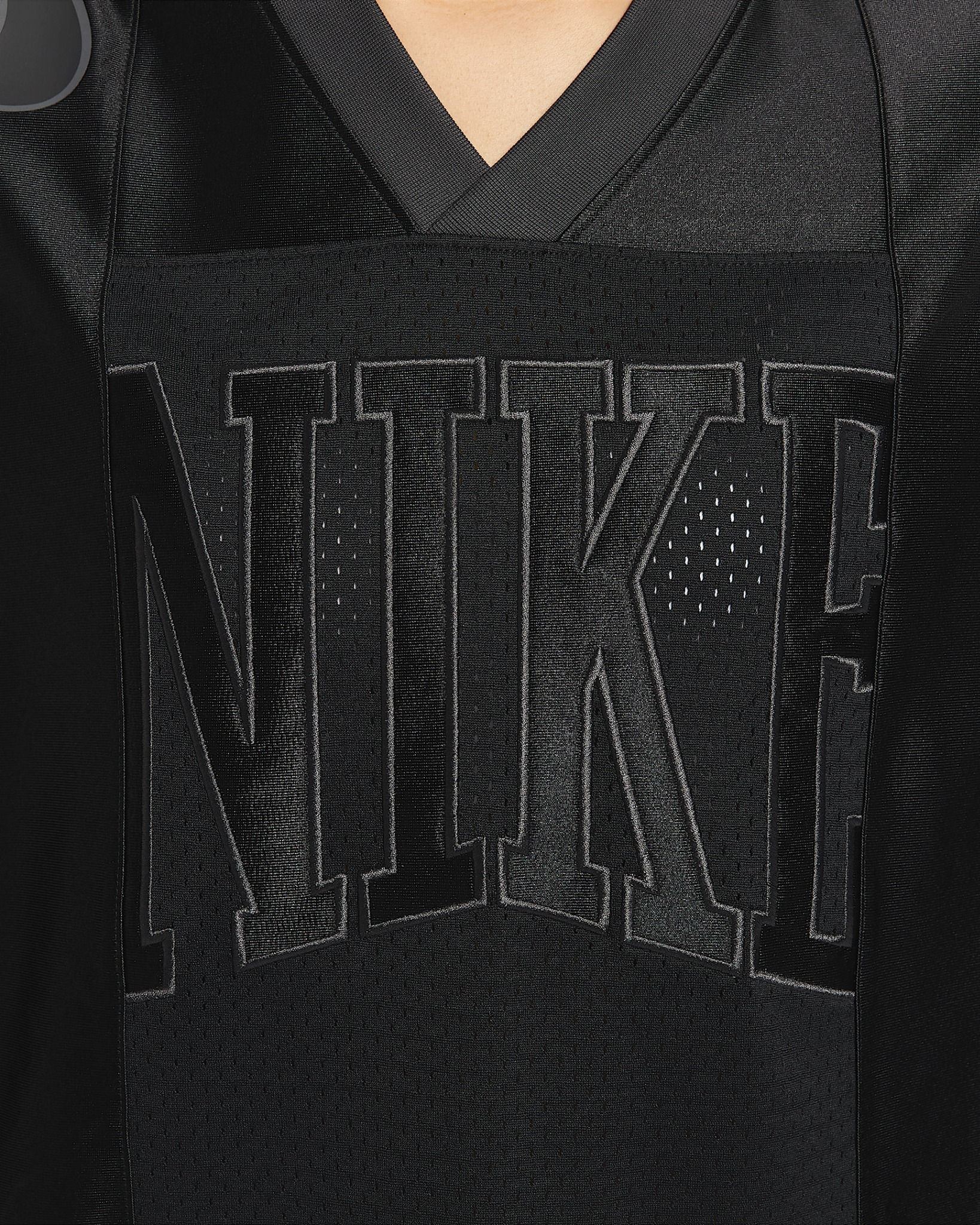 Nike - Áo tay ngắn thể thao Nữ Sportswear Street Women's Oversized Short-Sleeve Graphic Top