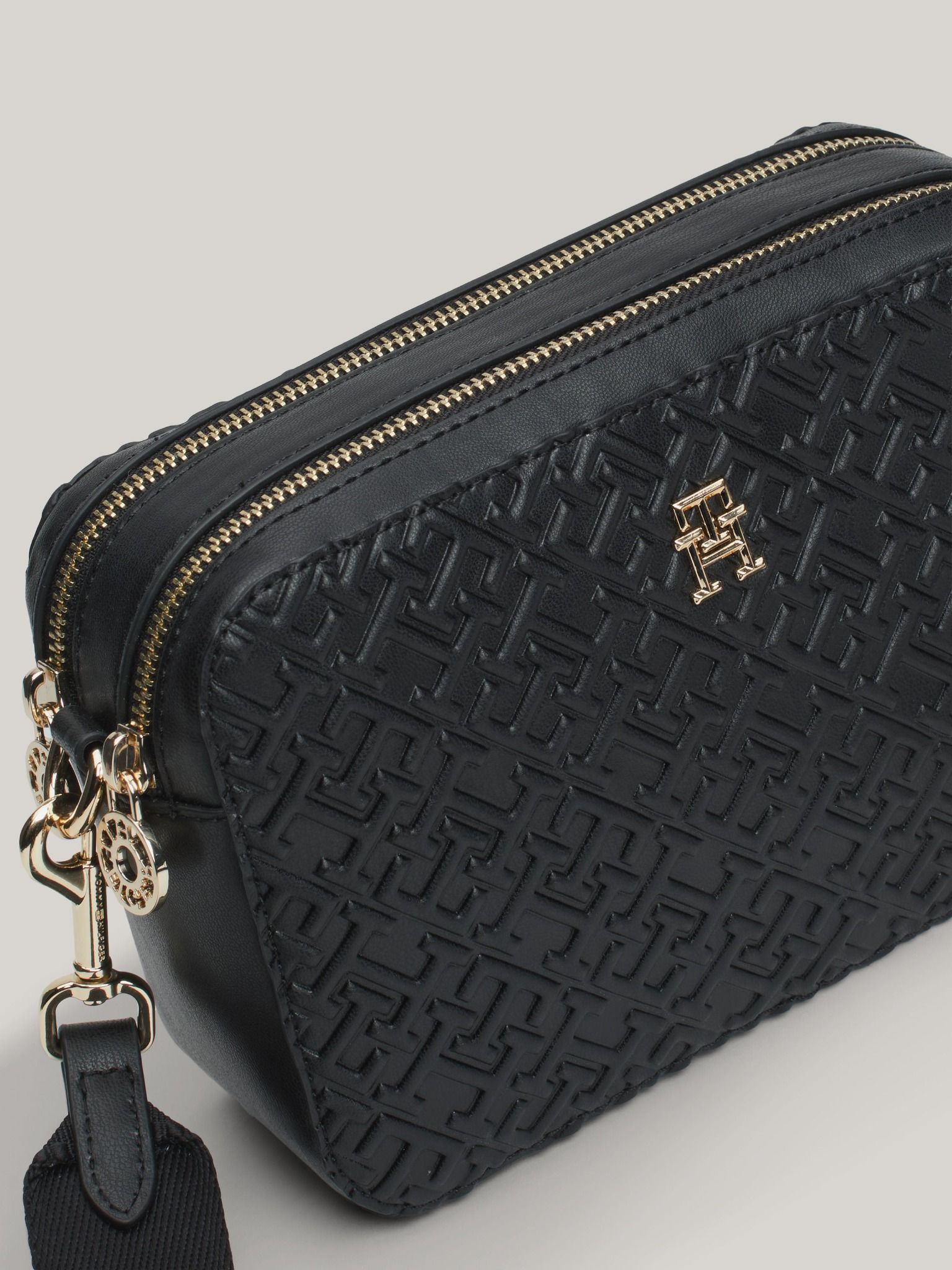 Tommy Hilfiger - Túi đeo chéo nữ TH Monogram Embossed Camera Bag