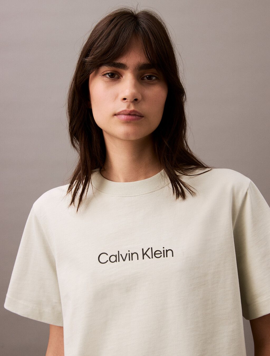 Calvin Klein - Áo phông tay ngắn nữ CK Relaxed Standard Logo Crewneck Tee