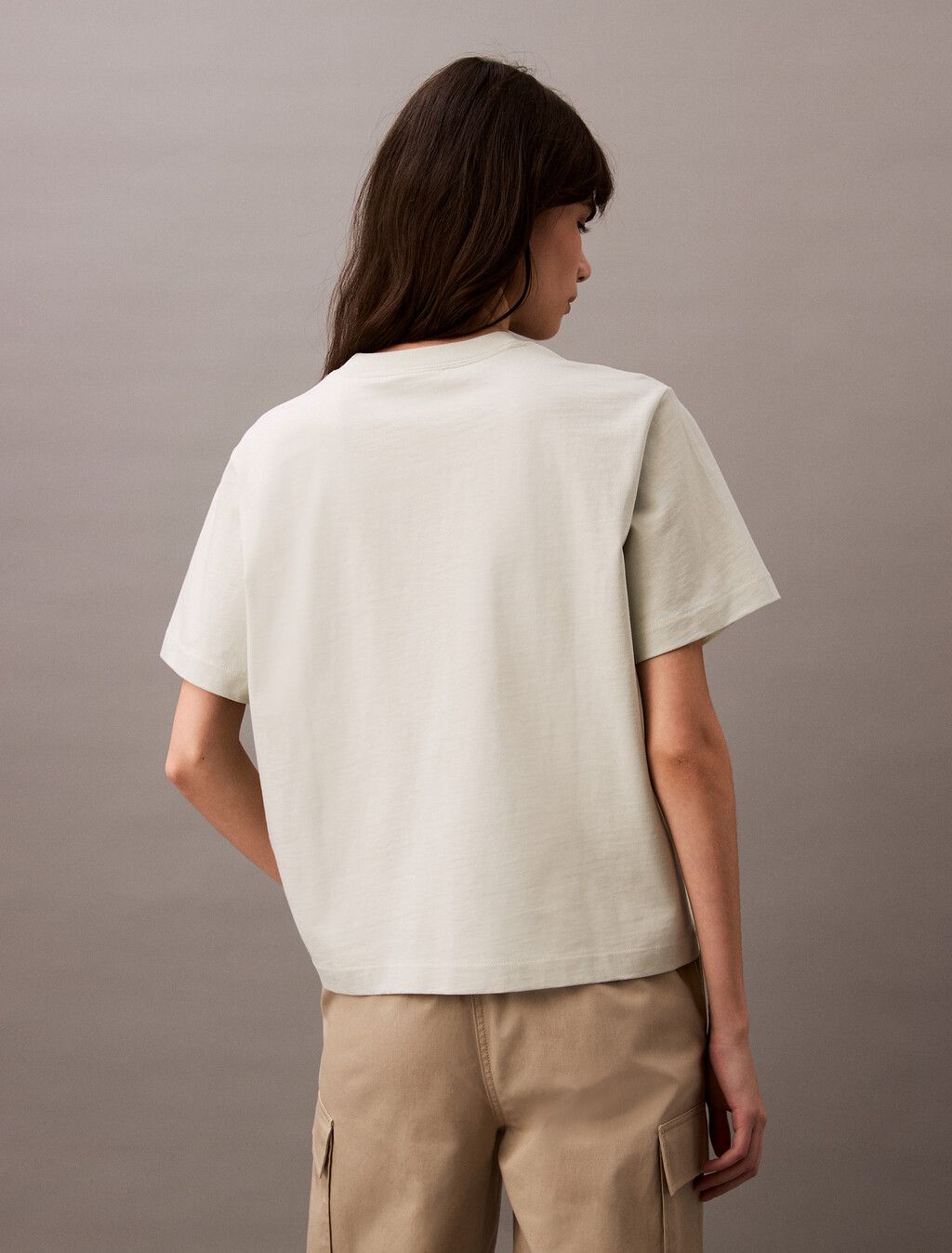 Calvin Klein - Áo phông tay ngắn nữ CK Relaxed Standard Logo Crewneck Tee