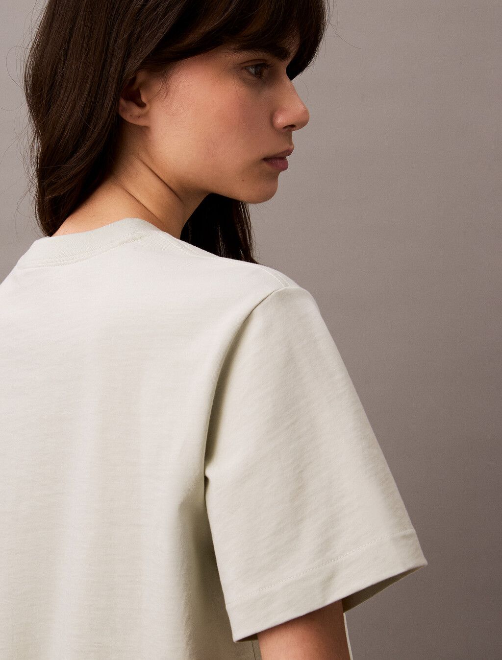 Calvin Klein - Áo phông tay ngắn nữ CK Relaxed Standard Logo Crewneck Tee