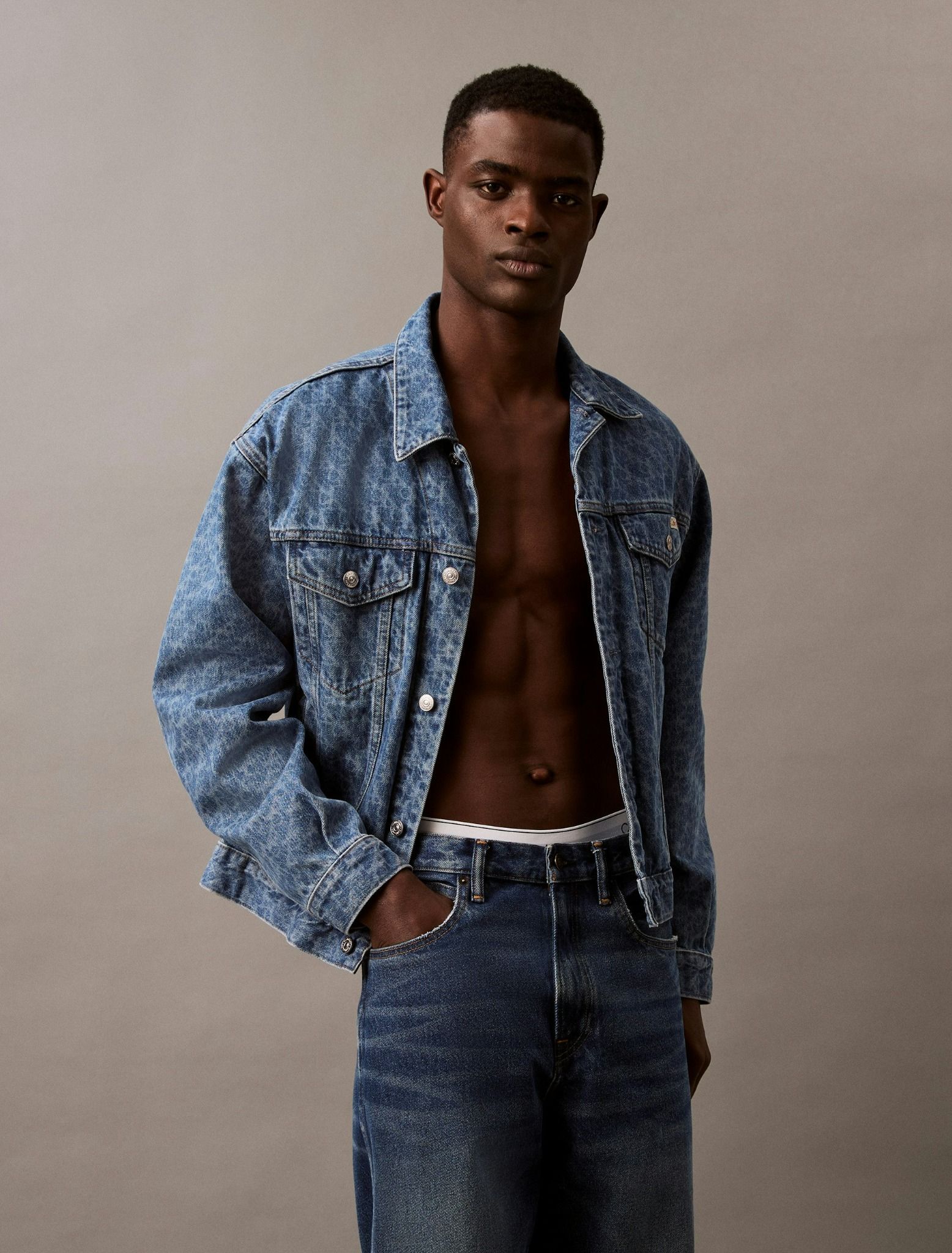Calvin Klein - Áo khoác jeans nam 90s Allover Monogram Trucker Jacket