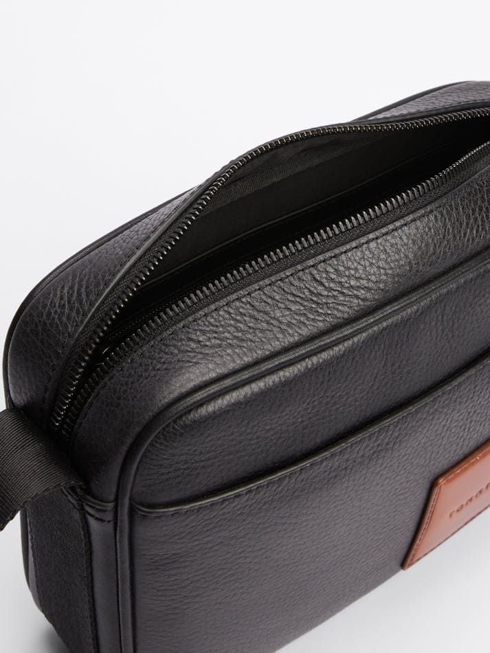 Tommy Hilfiger - Túi đeo chéo nam Pebble Grain Leather Reporter Bag