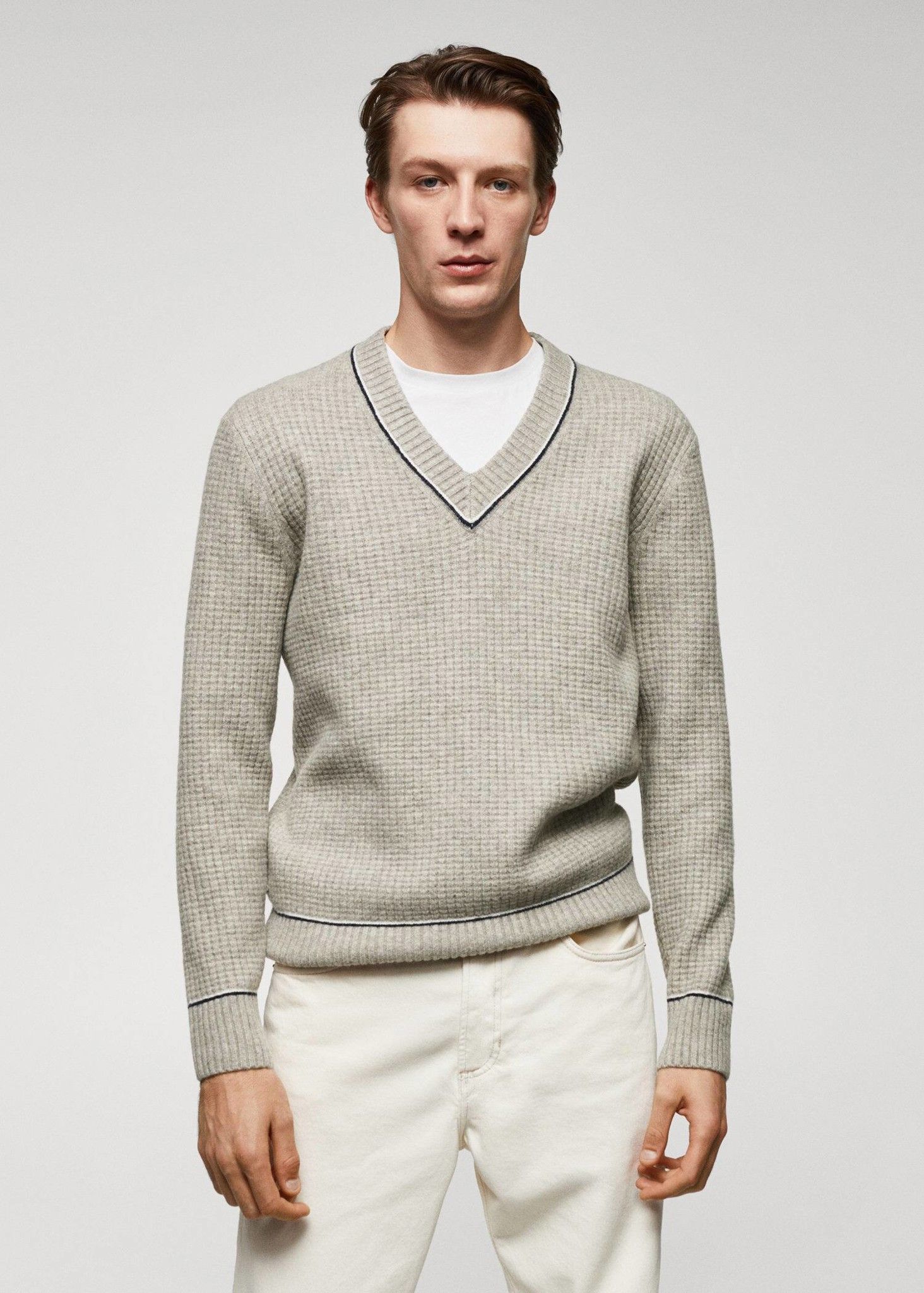 Mango - Áo len nam Structured V-neck Sweater