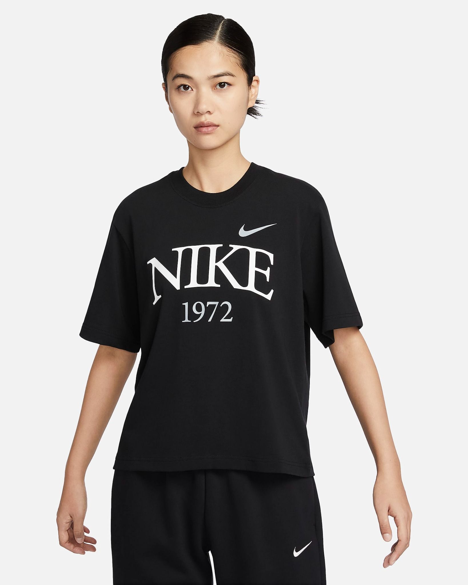 Nike - Áo tay ngắn thể thao Nữ Nike Sportswear Classic Women's T-Shirt