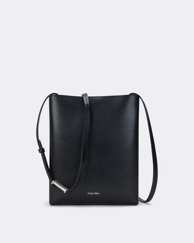 Calvin Klein - Túi xách nữ Line Leather Crossbody Bag