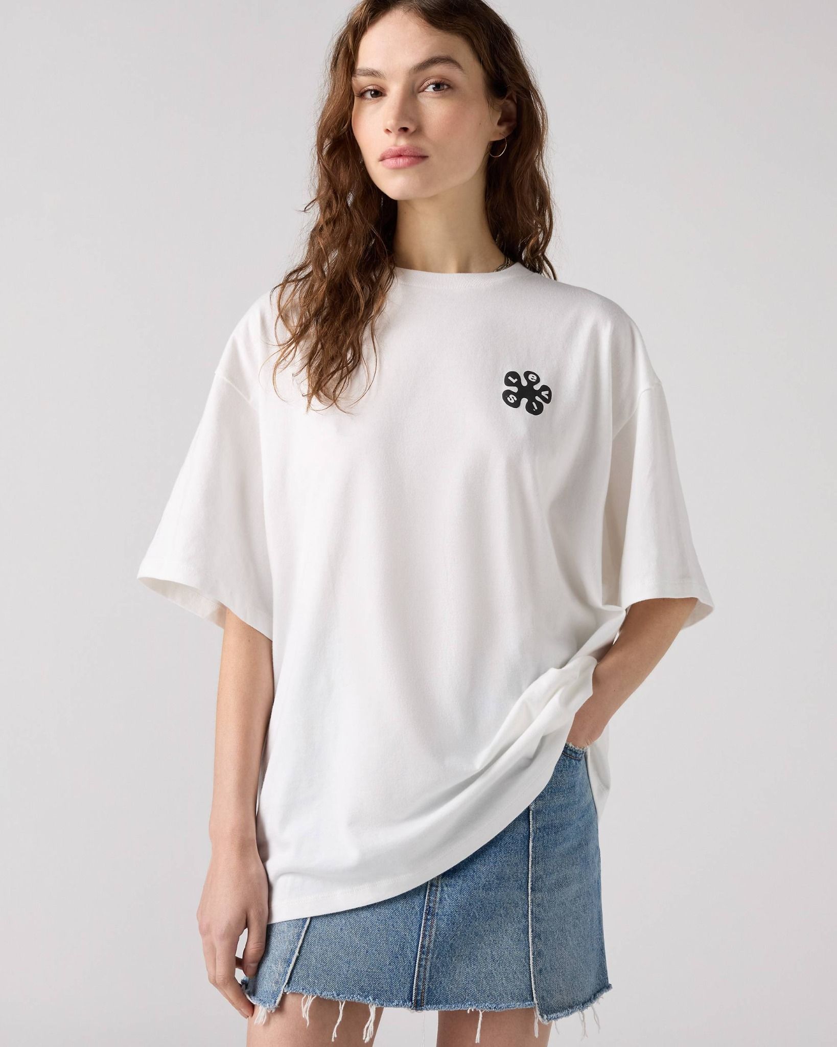 Levi's - Áo thun tay ngắn nữ Graphic Short Stack T-shirt - White