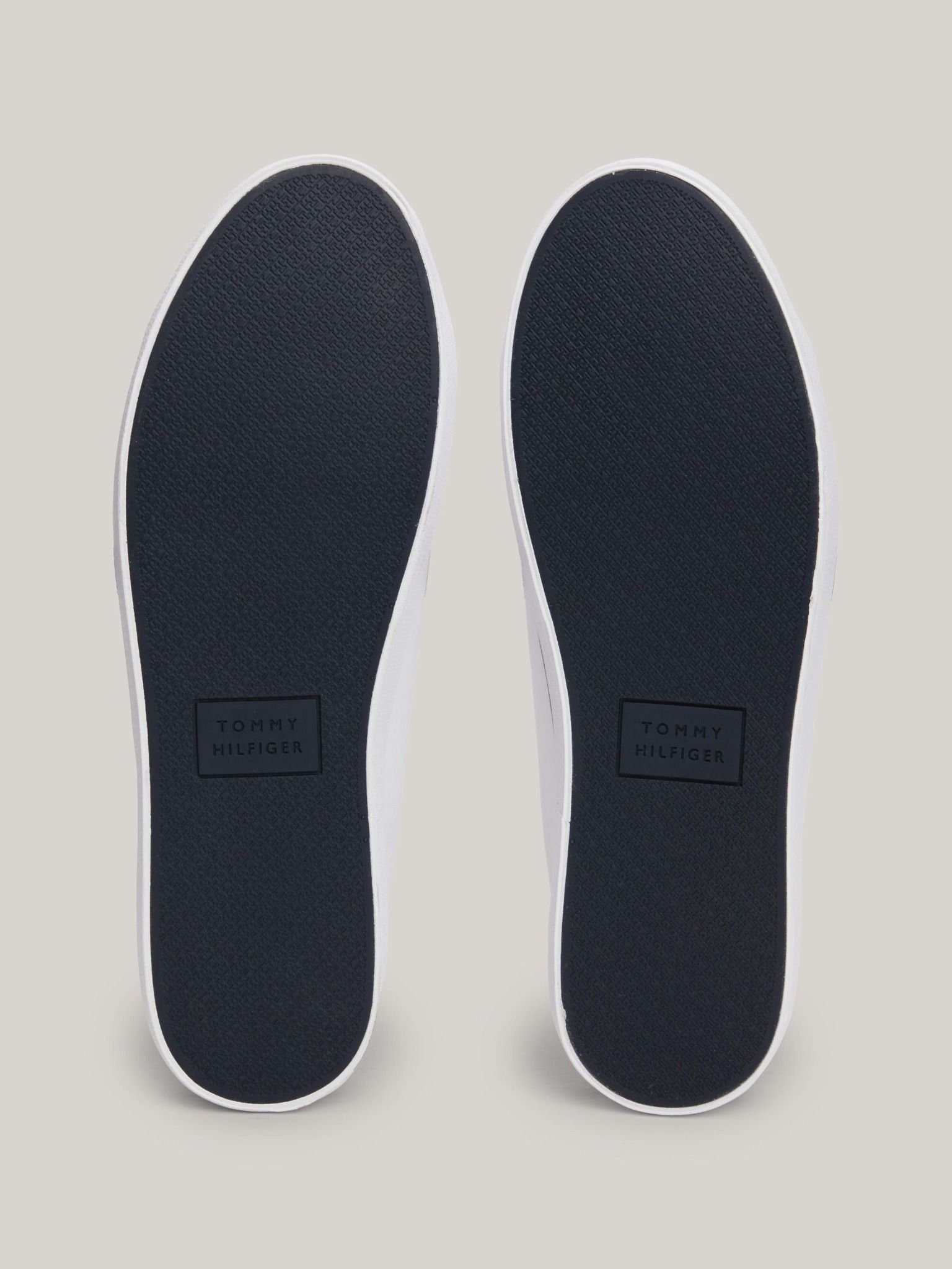 Tommy Hilfiger - Giày nam Essential Textured Stitch Logo Trainers