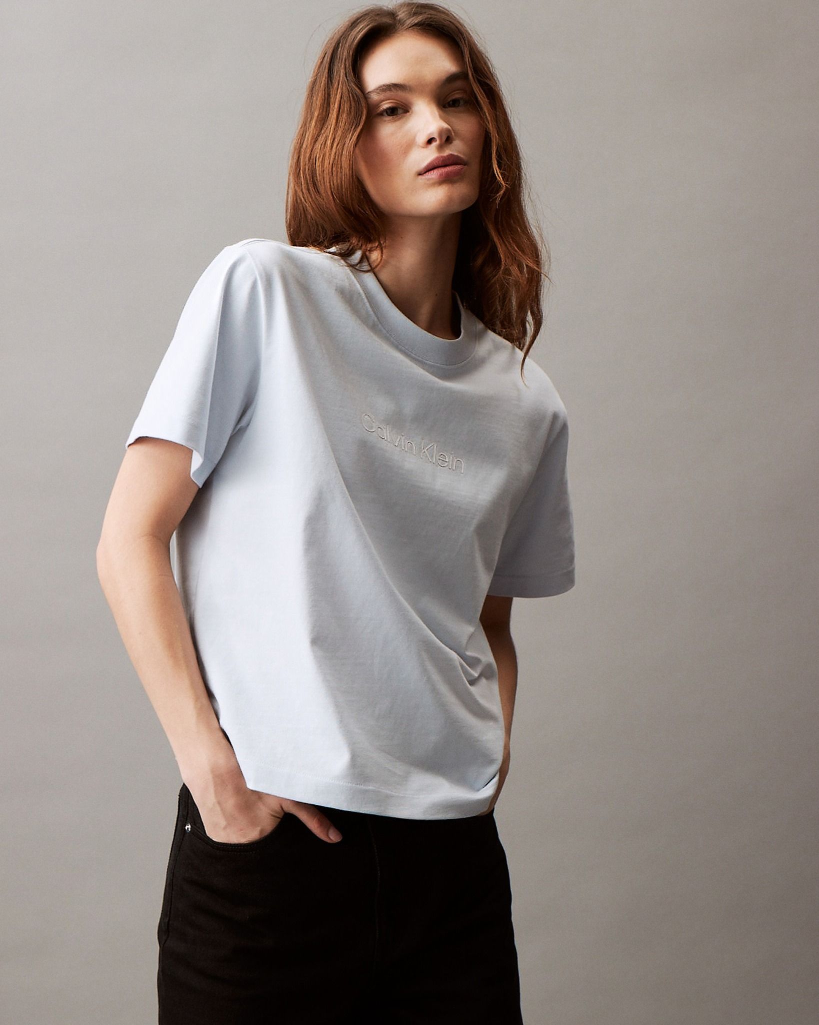 Calvin Klein - Áo tay ngắn nữ Hero Modern Boxy Tee