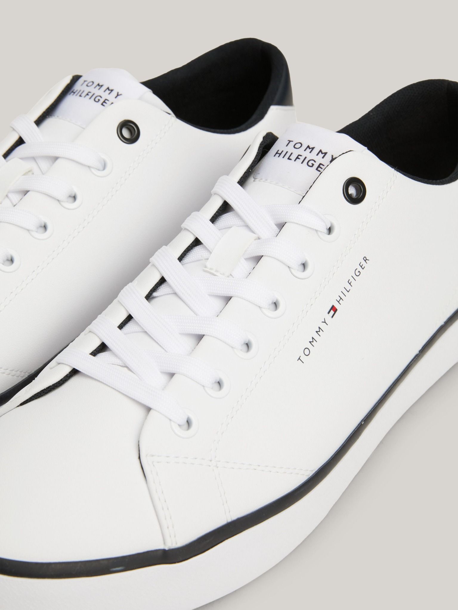 Tommy Hilfiger - Giày nam Essential Textured Stitch Logo Trainers