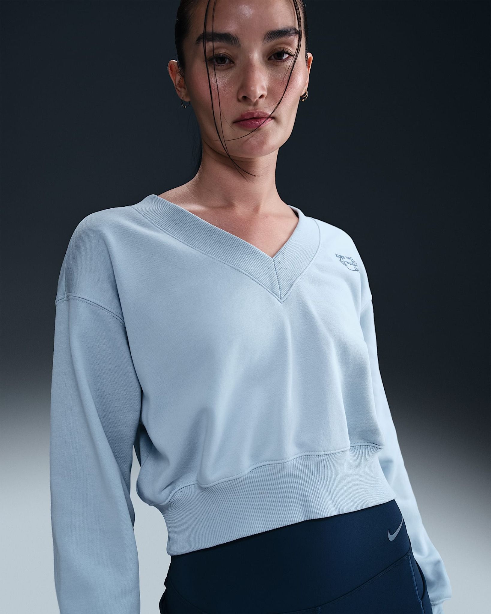 Nike - Áo tay dài thể thao Nữ Sportswear Phoenix Fleece Women's Oversized V-Neck Cropped Top