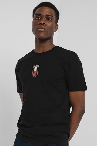 Tommy Hilfiger - Áo phông tay ngắn nam Premium TH Vertical Flag Tee