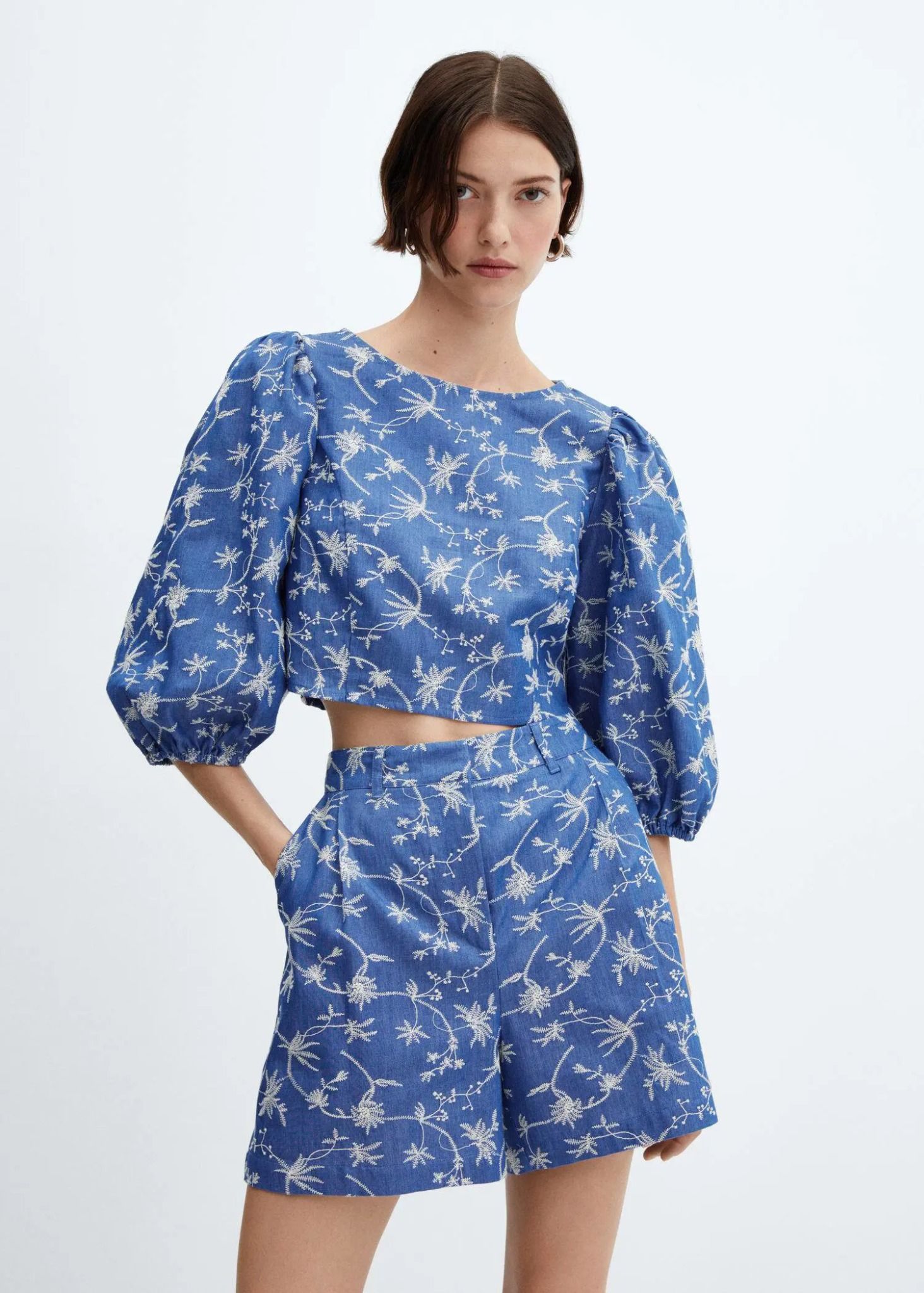 Mango - Quần ngắn nữ High-waisted embroidered shorts