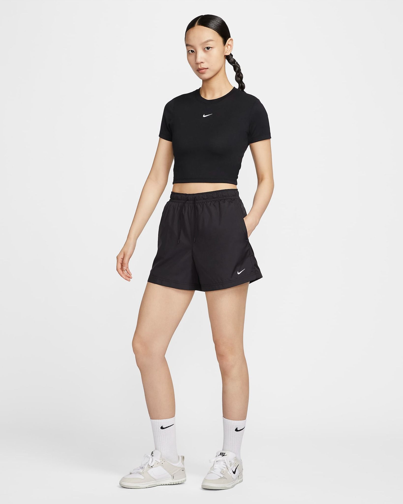 Nike - Quần đùi thể thao Nữ Sportswear Classic Wovens Women's Mid-Rise Shorts