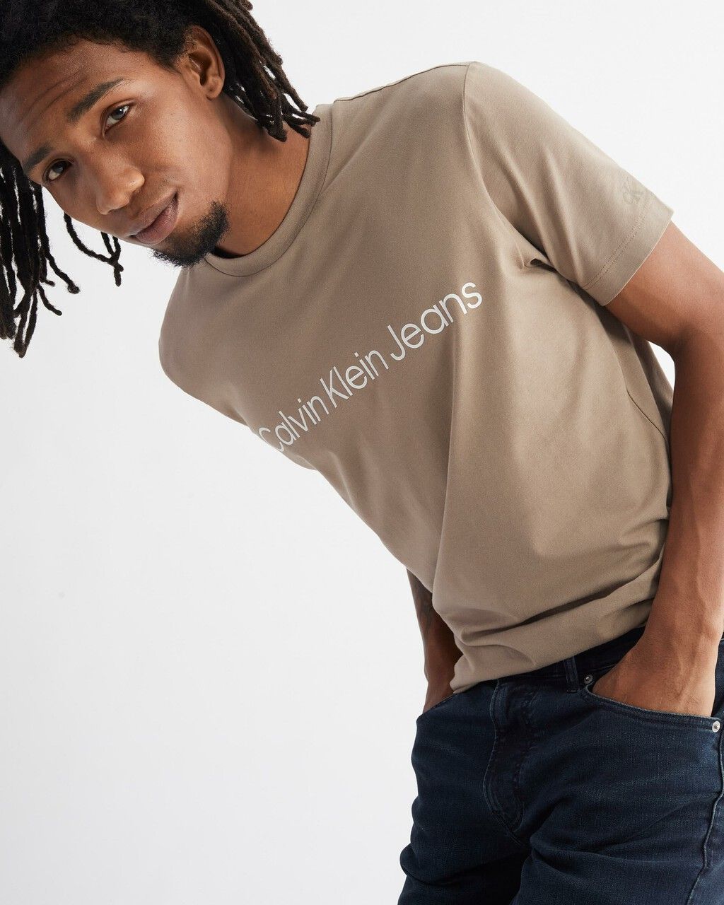 Calvin Klein - Áo thun nam A- Ss Slim Instit Logo Tee J320A22 – ULA Vietnam Calvin Klein - Áo thun nam A- Ss Slim Instit Logo Tee J320A22 – ULA Vietnam