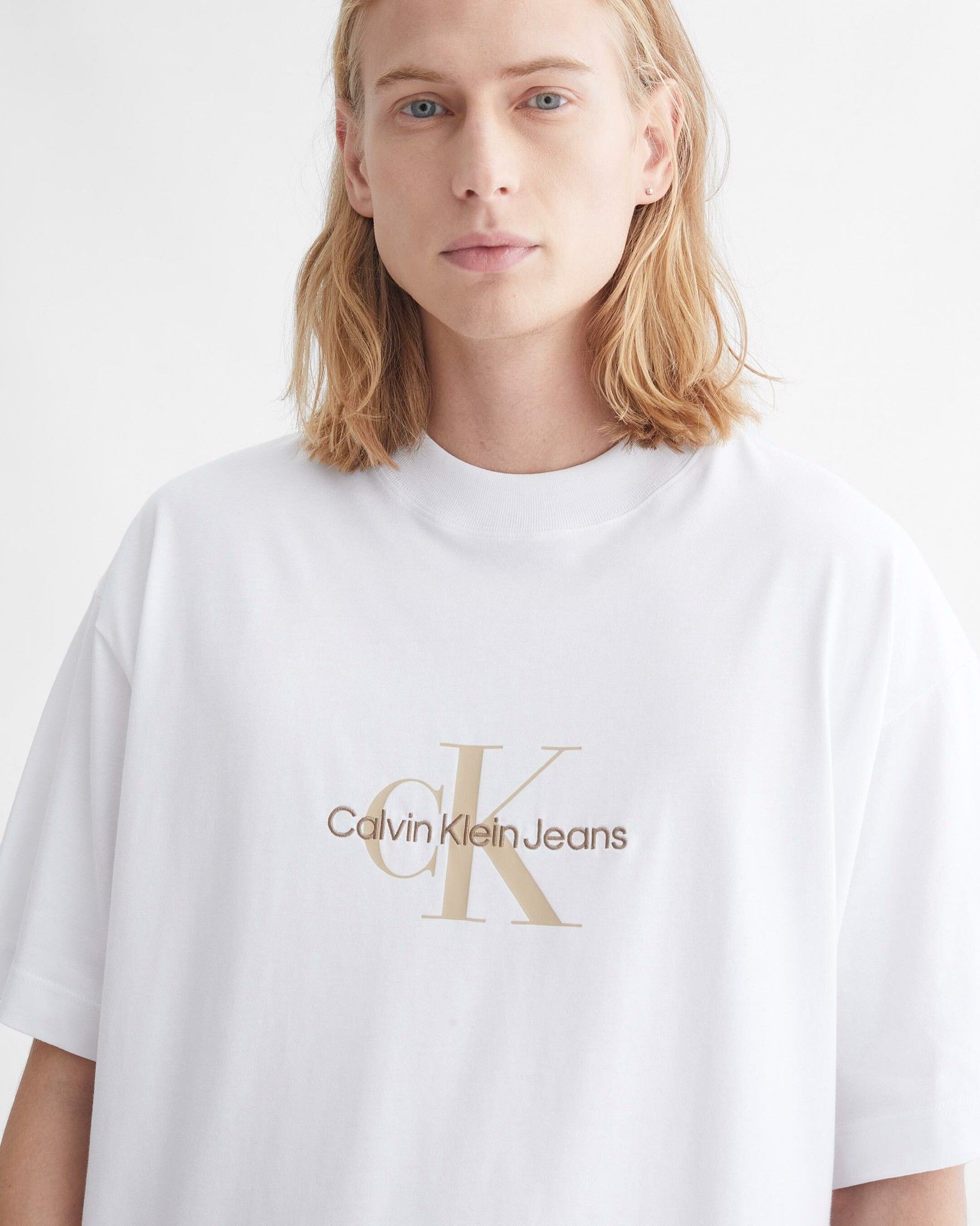 Calvin Klein - Áo thun nam Ar- M Mnlg Ovszd Tee J323-3378 – ULA Vietnam