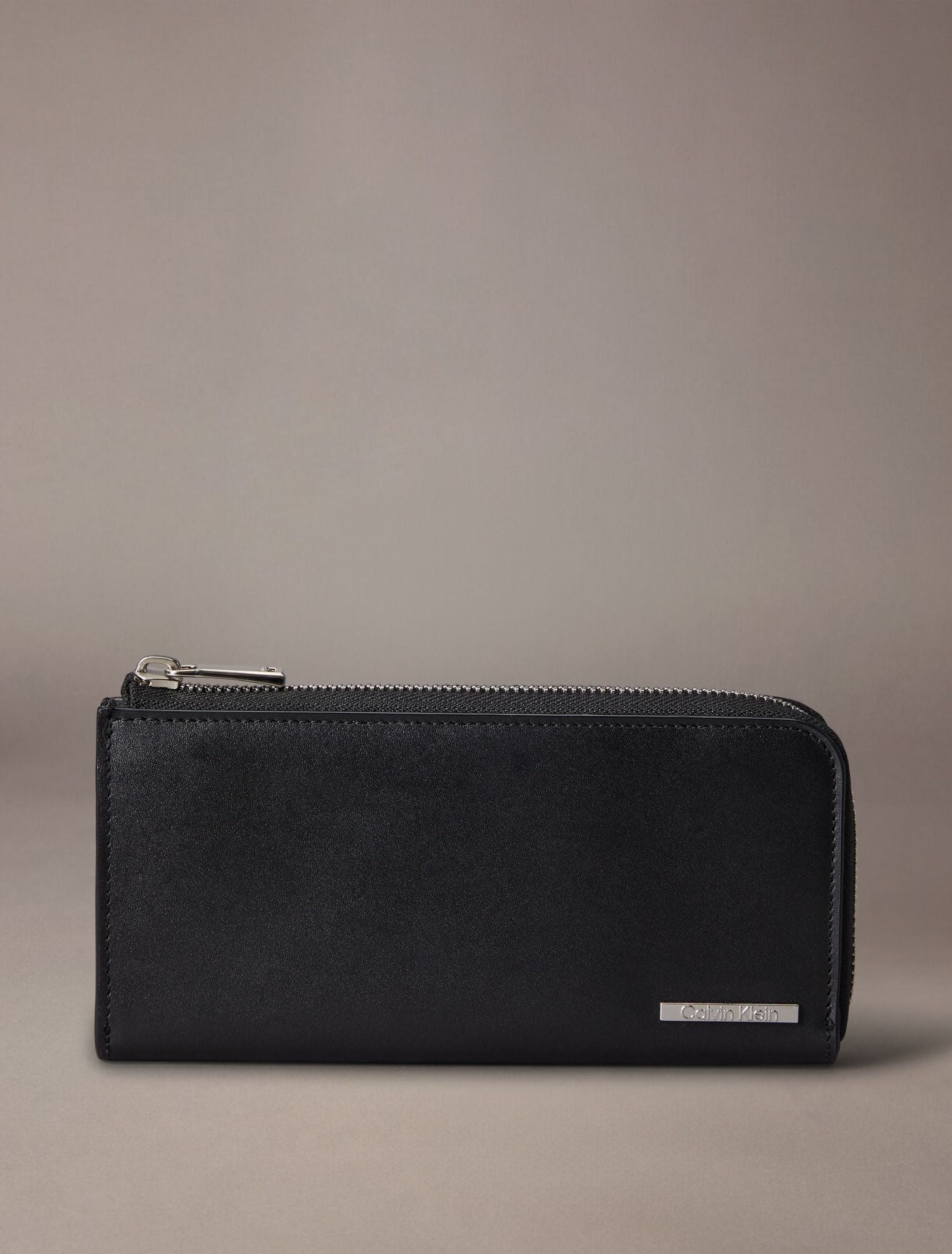 Calvin Klein - Ví dài CK nam CK Plaque Leather Long Fold Wallet