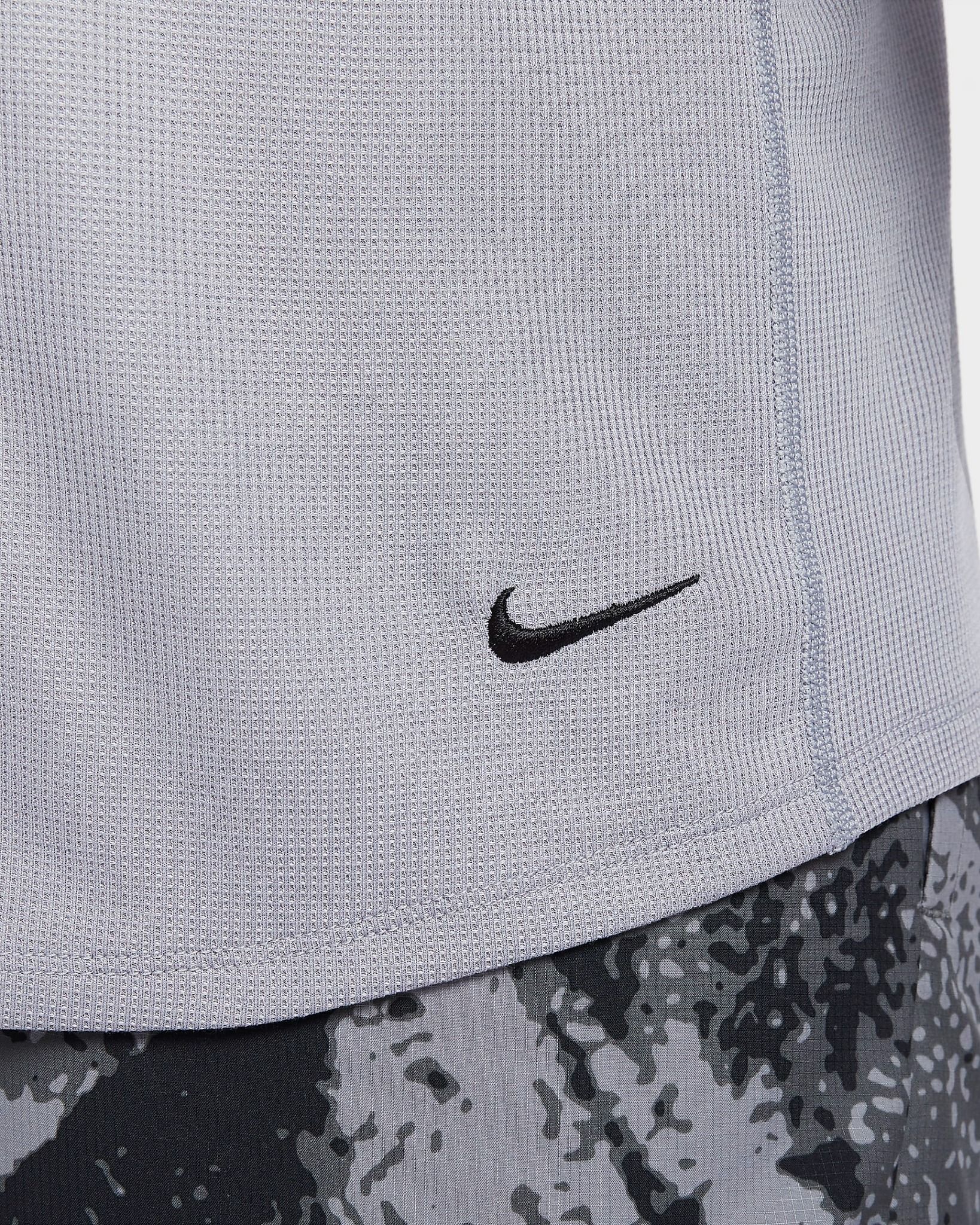 Nike - Áo khoác có mũ trùm đầu tập luyện Nam Trail Men's Dri-FIT 1/2-Zip Mid-Layer Top