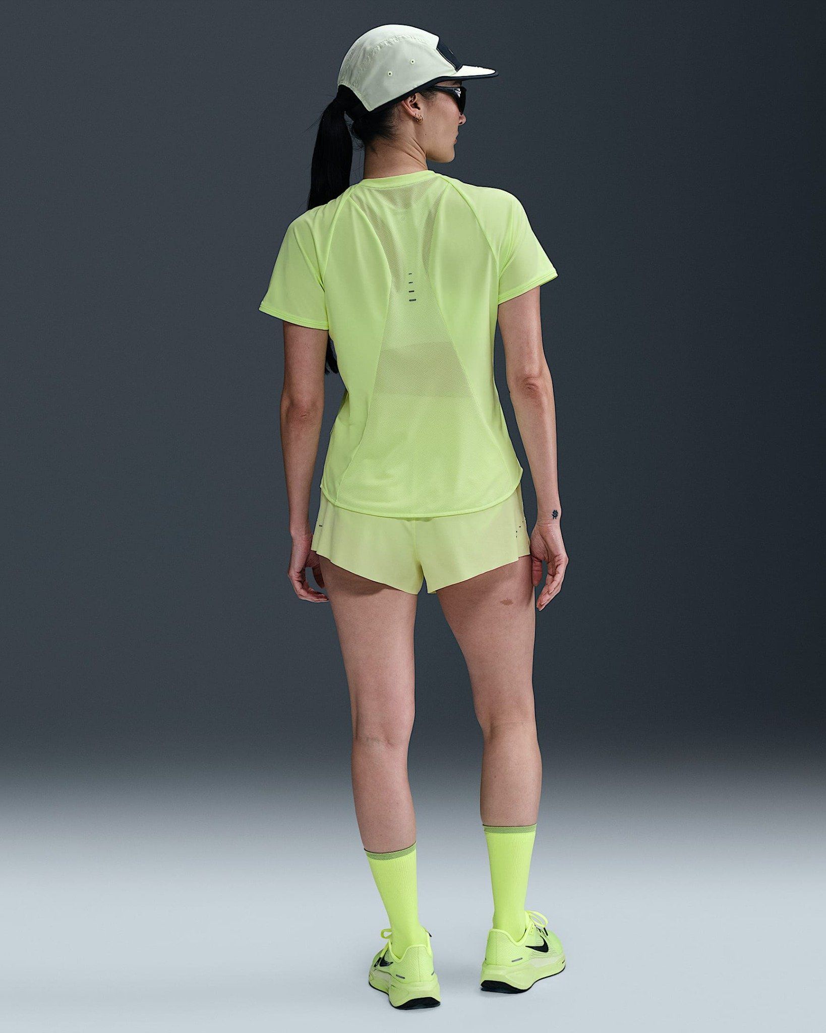 Nike - Áo tay ngắn thể thao Nữ Swift Women's Dri-FIT Short-Sleeve Running Top