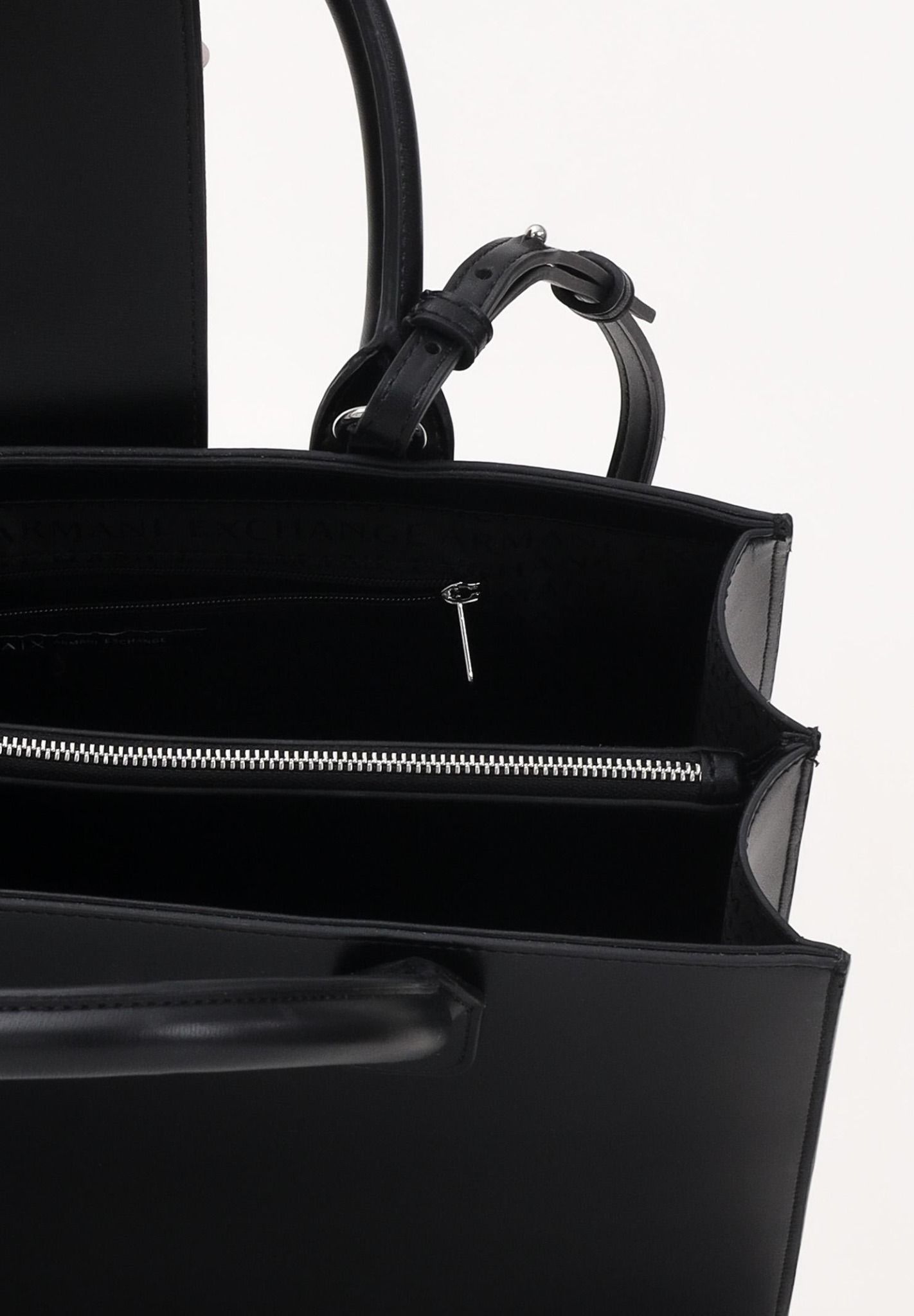 Armani Exchange - Túi xách nữ Ax Women's Black Shopper with Logo Plaque