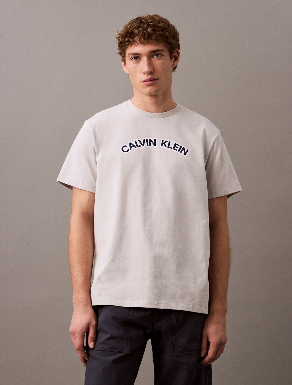 Calvin Klein - Áo thun tay ngắn nam CK Curved Logo T-shirt