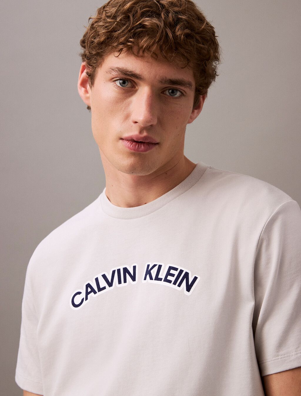 Calvin Klein - Áo thun tay ngắn nam CK Curved Logo T-shirt