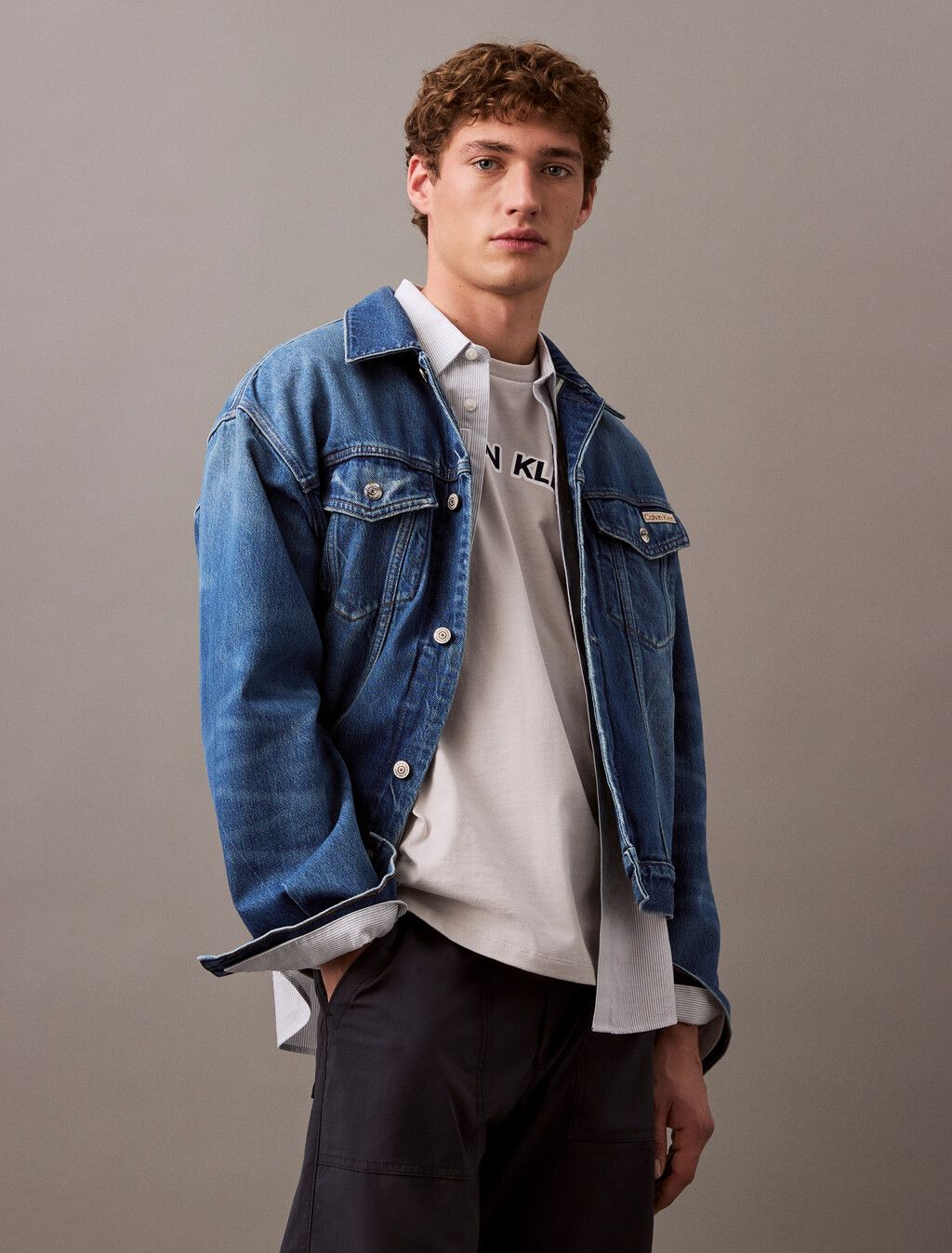 Calvin Klein - Áo thun tay ngắn nam CK Curved Logo T-shirt