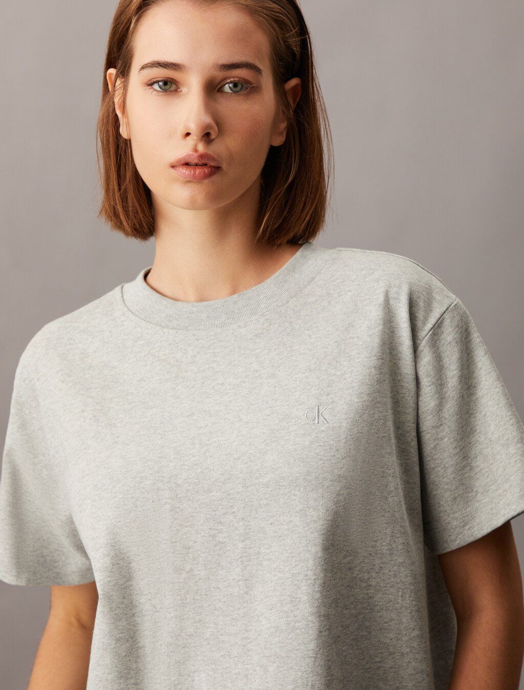 Calvin Klein - Áo thun thời trang CK nữ Monogram Embroidery Tee