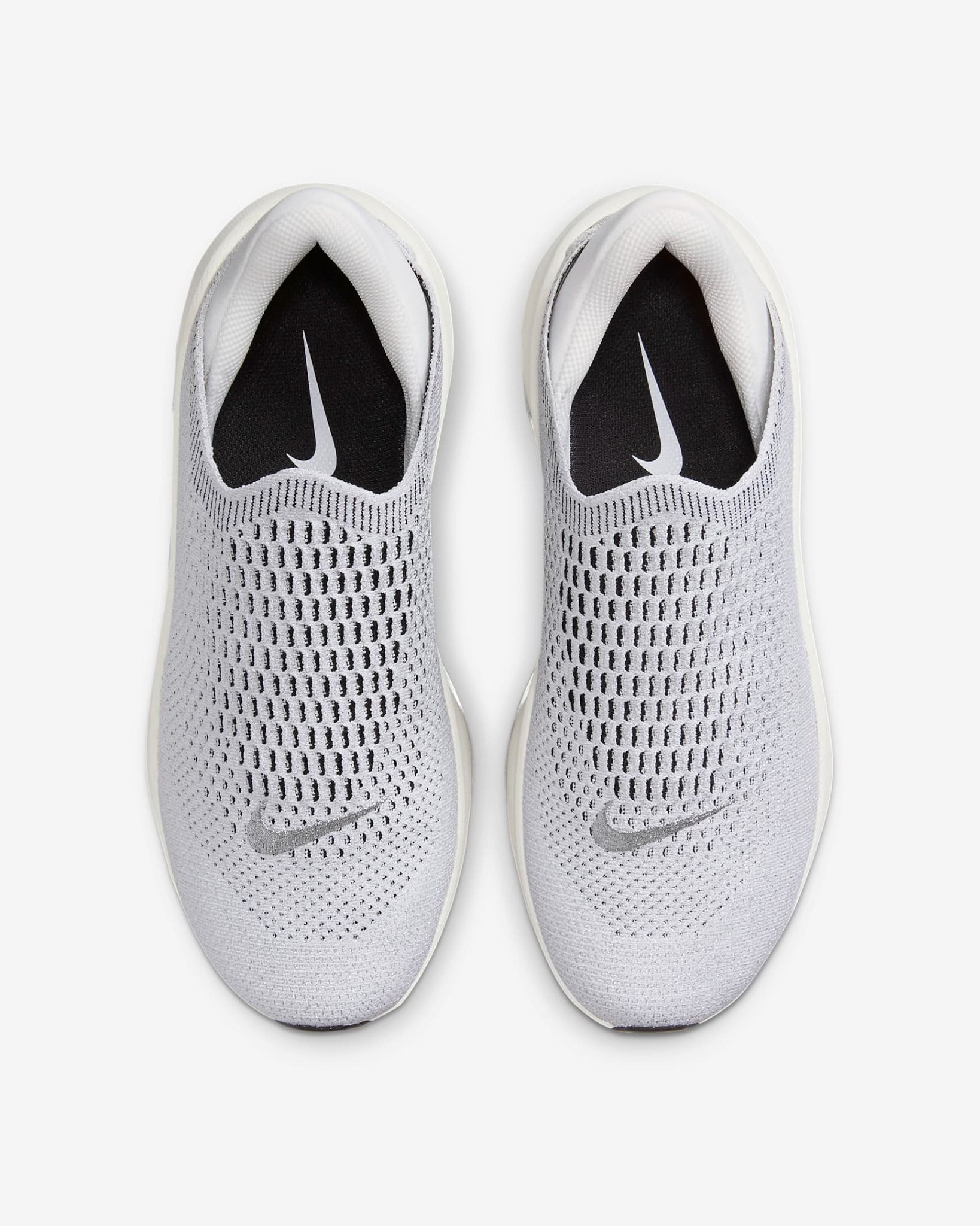 Nike - Giày chạy bộ thể thao Nữ Reina EasyOn Premium Women's Shoes