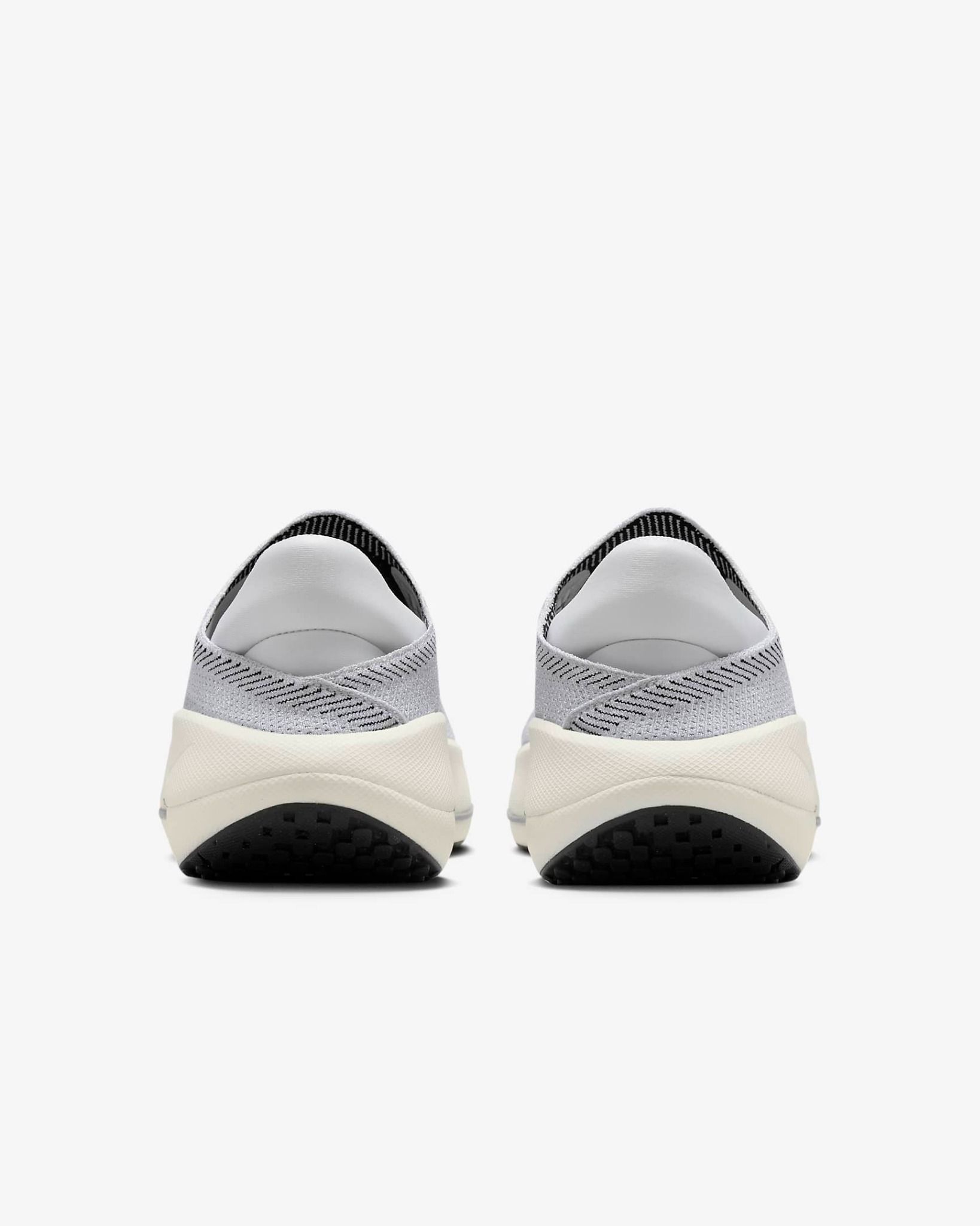 Nike - Giày chạy bộ thể thao Nữ Reina EasyOn Premium Women's Shoes