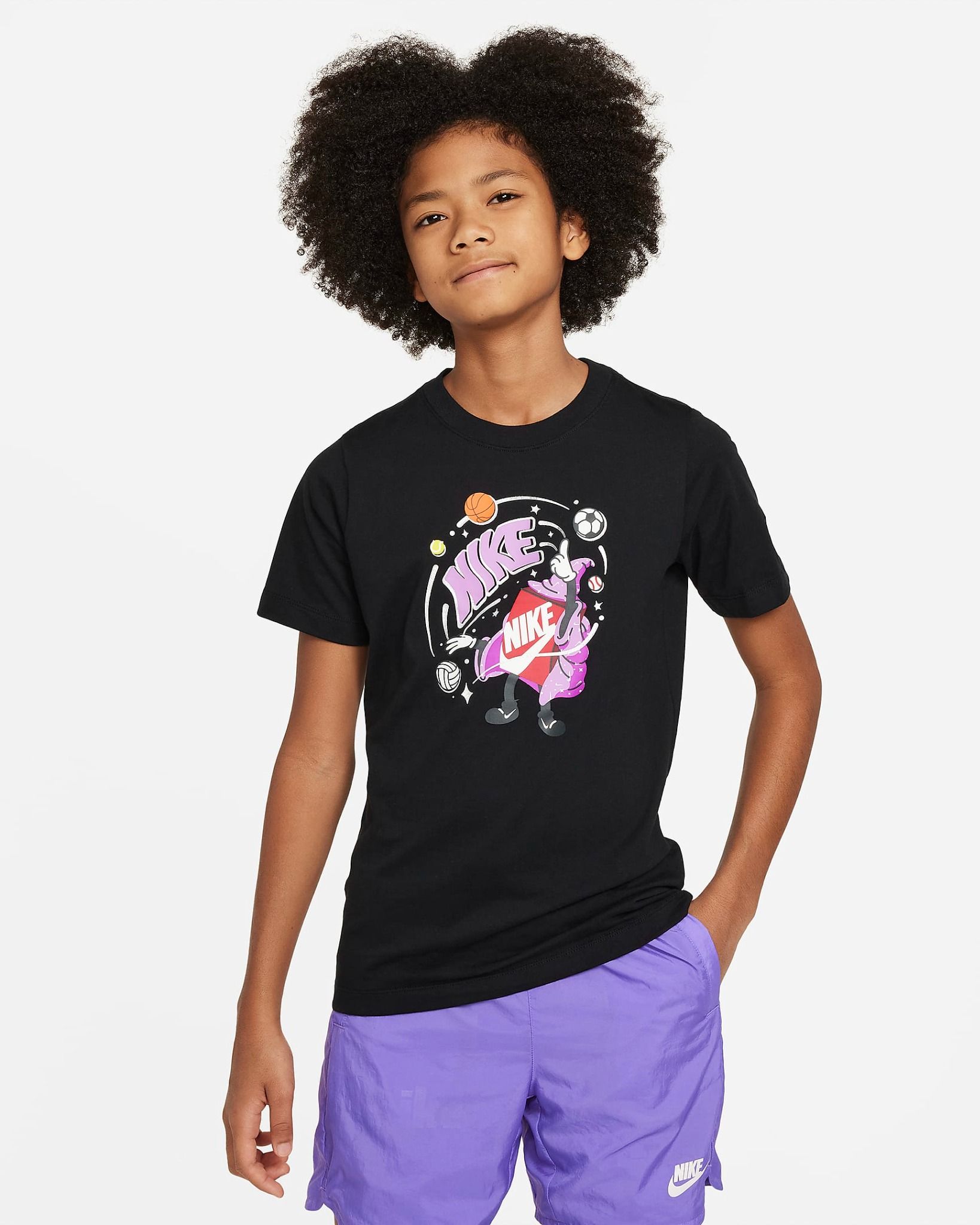 Nike - Áo tay ngắn thời trang Trẻ Em Nike Sportswear Older Kids' T-Shirt