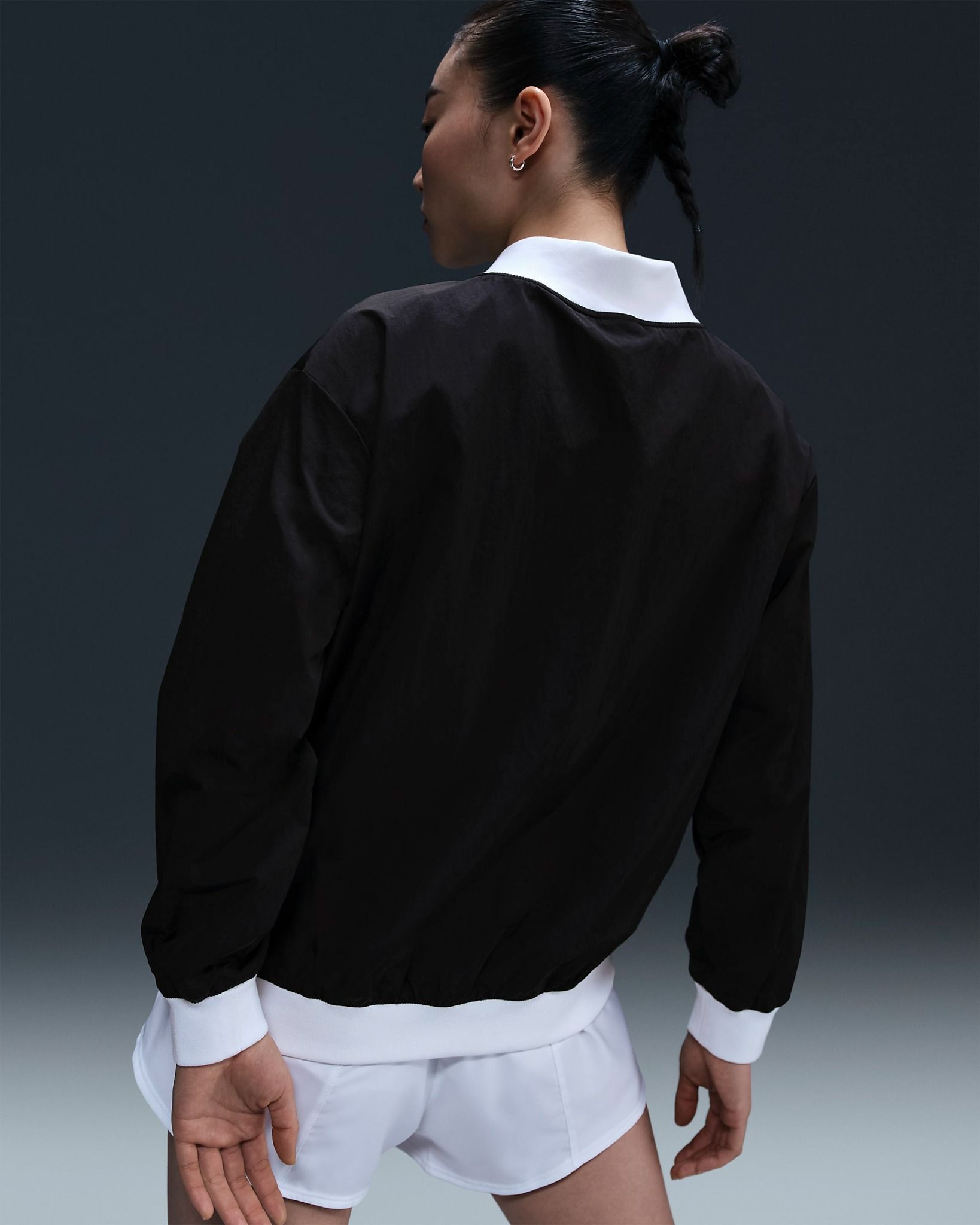 Nike Áo tay dài thể thao Nữ Essential Women's Loose UV Woven