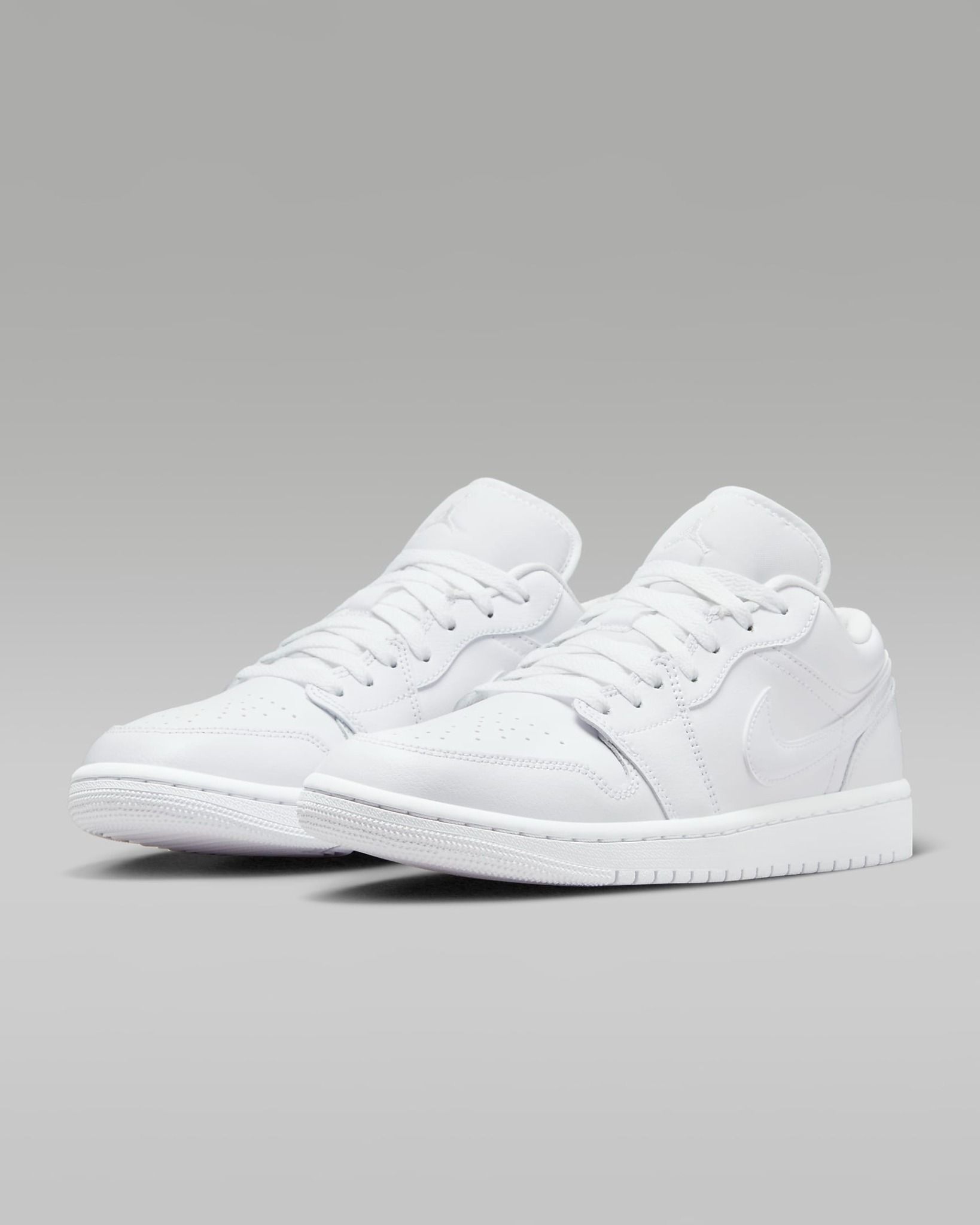 Nike - Giày thời trang thể thao Nữ Air Jordan 1 Low Women's Shoes