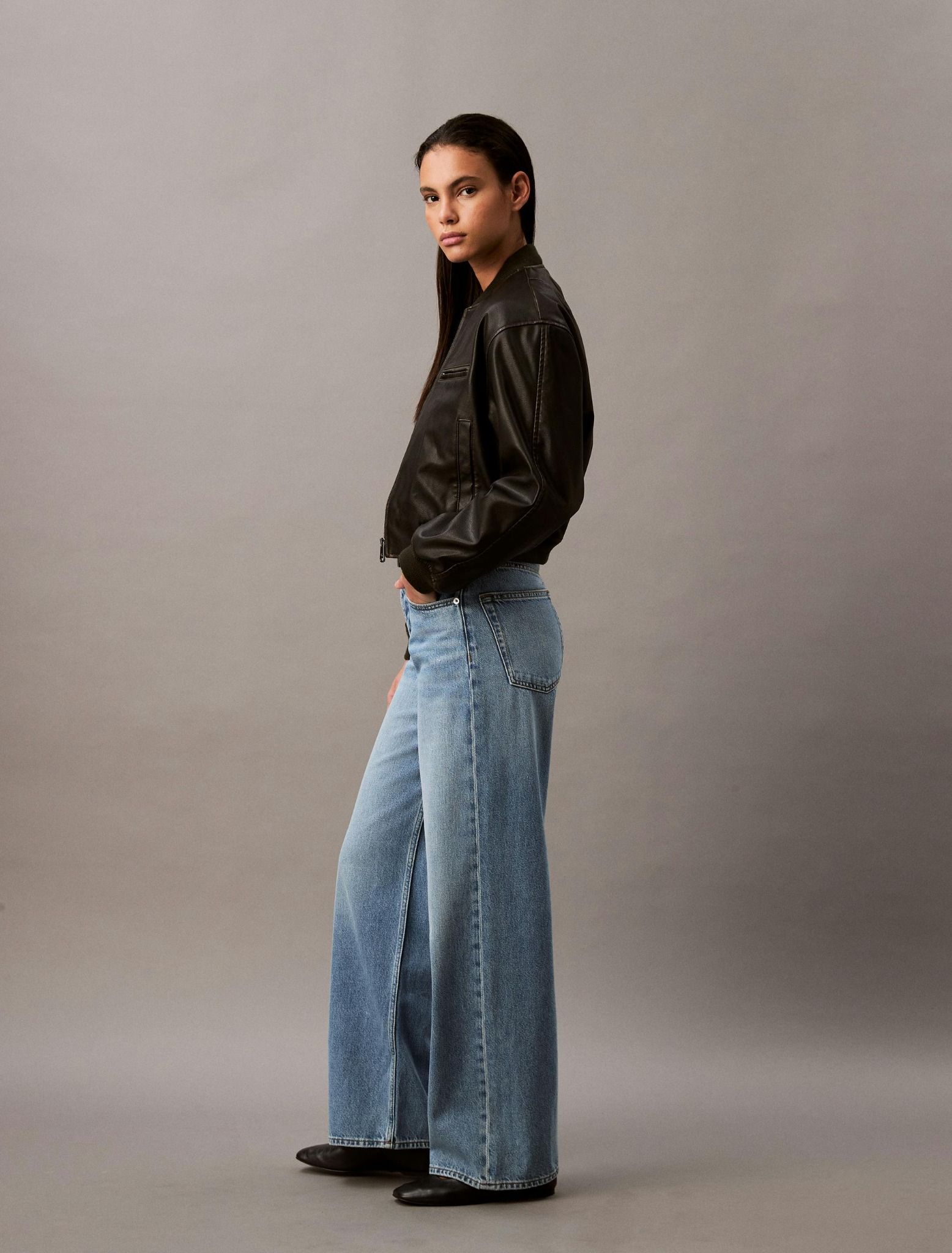 Calvin Klein - Quần jeans ống rộng CK nữ The Wide Leg Tencel Blue