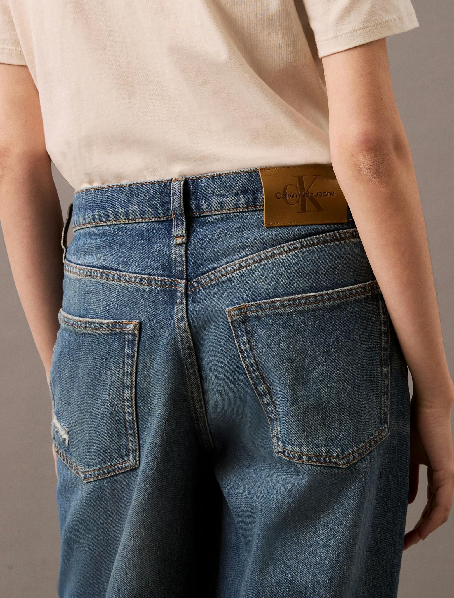 Calvin Klein - Quần jeans ống rộng CK nữ 90S Loose Vintage River