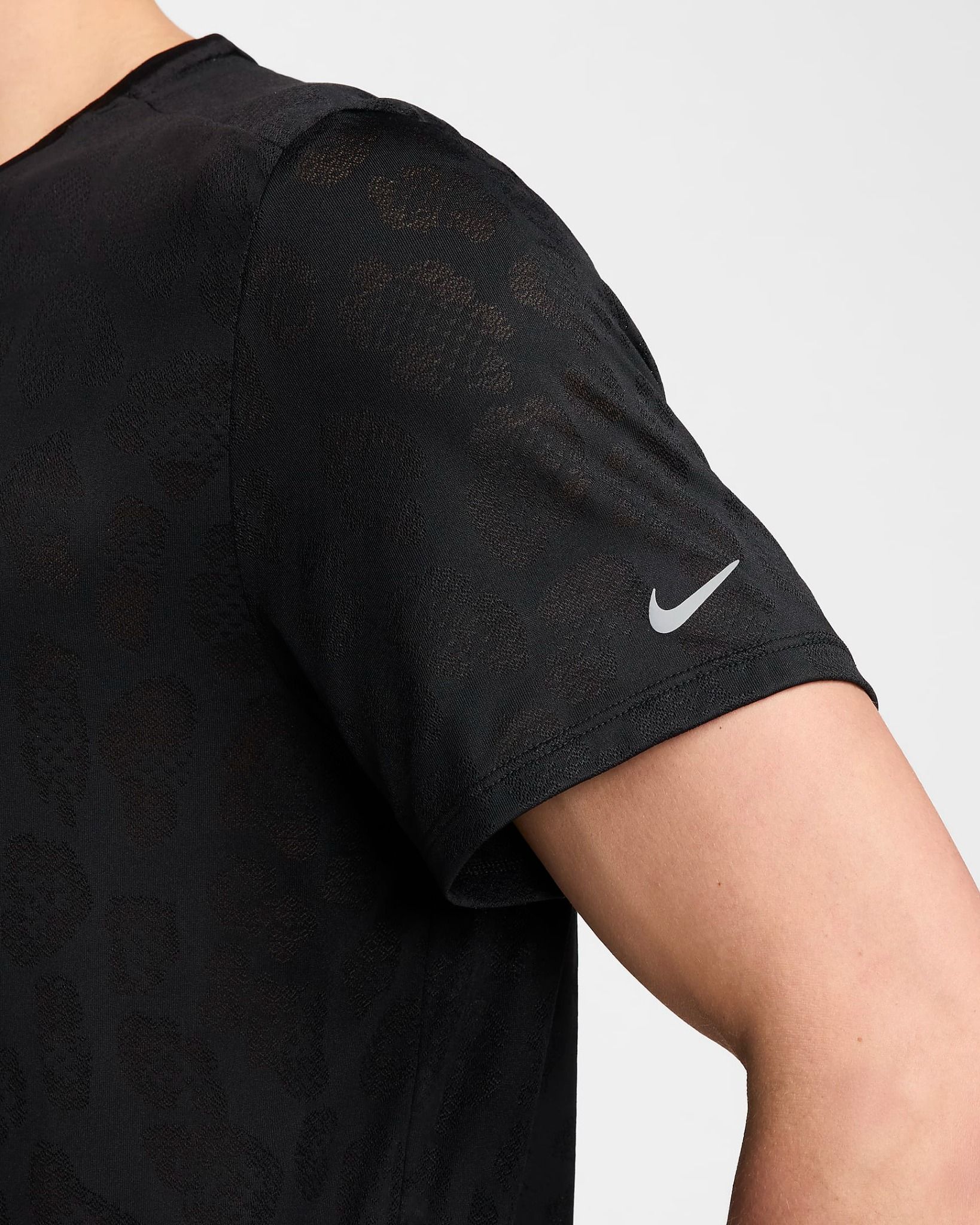 Nike - Áo thun chạy bộ Nam Rise 365 Run Division Men's Dri-FIT Short-Sleeve Running Top