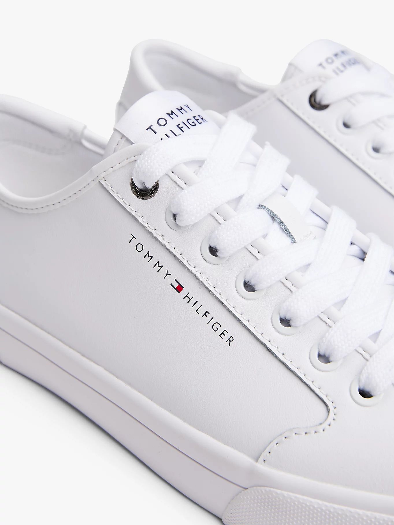 Tommy Hilfiger - Giày nam Debossed Logo Trainers