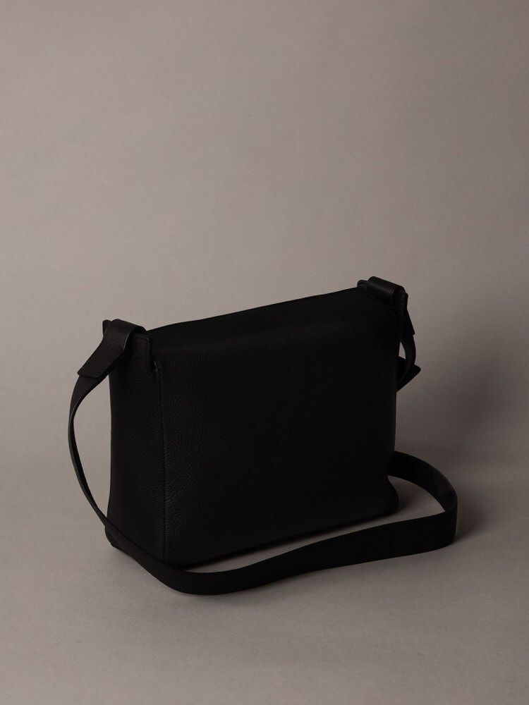 Calvin Klein - Túi đeo chéo CK nam Document Leather Crossbody Bag