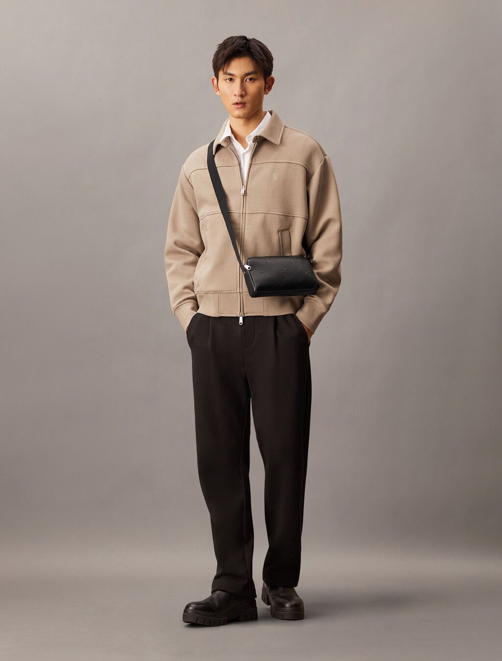 Calvin Klein - Túi đeo chéo CK nam All Over Monogram Camera Bag
