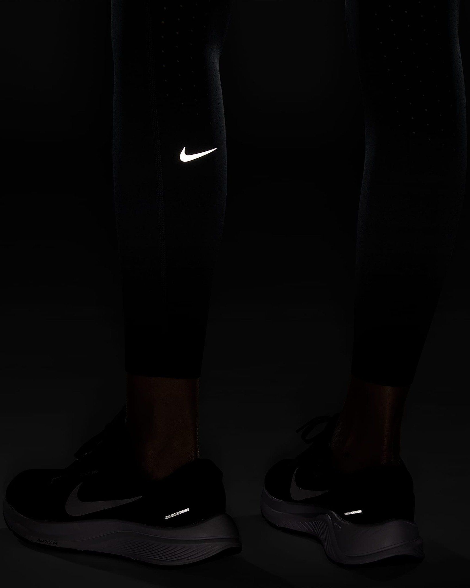 Nike - Quần dài thể thao Nữ Swift Women's High-Waisted 7/8 Running Leggings with Pockets