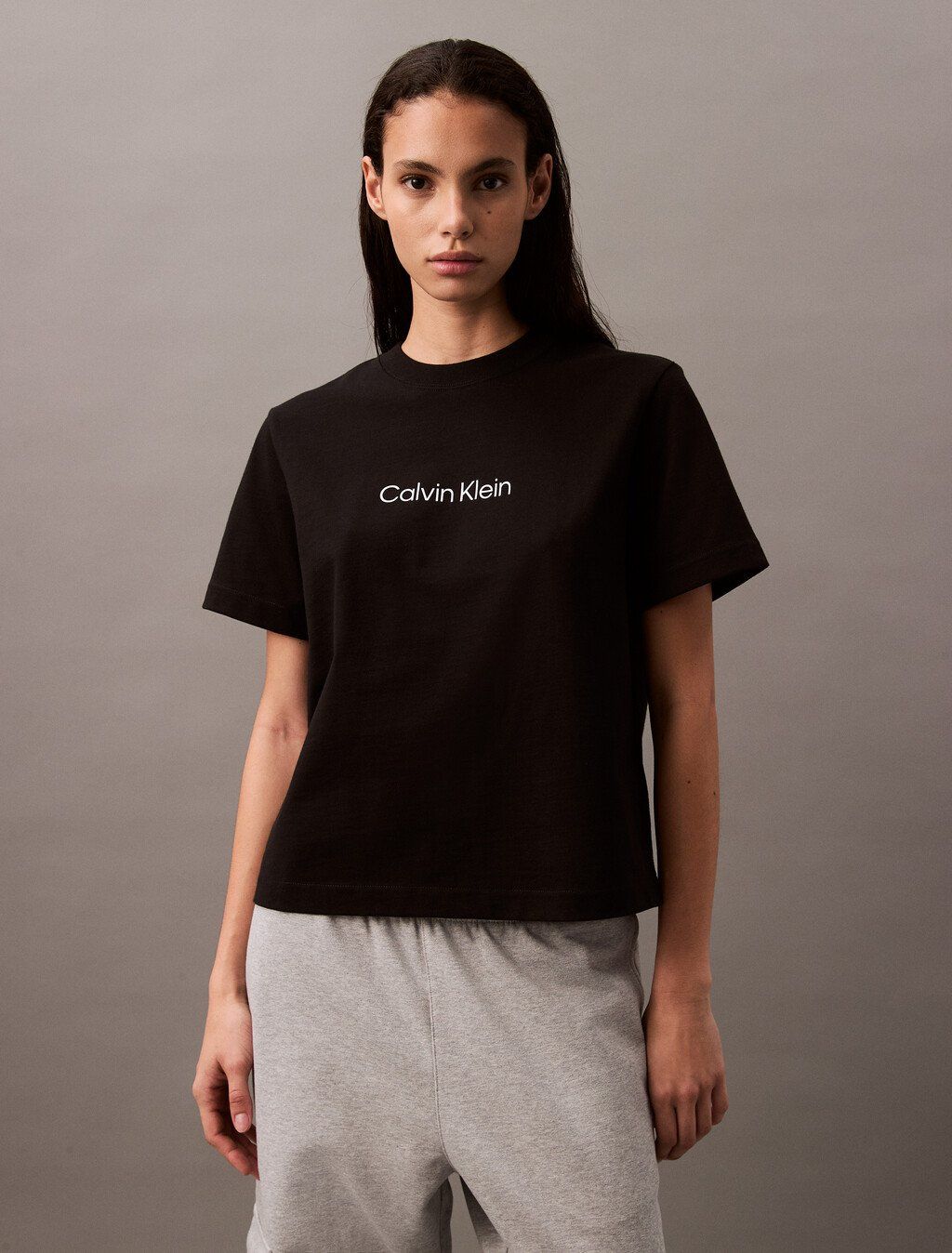 Calvin Klein - Áo phông thời trang CK nữ Relaxed Standard Logo Crewneck Tee