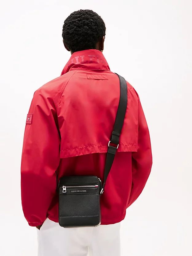 Tommy Hilfiger - Túi đeo chéo nam Pebble Grain Signature Reporter Bag
