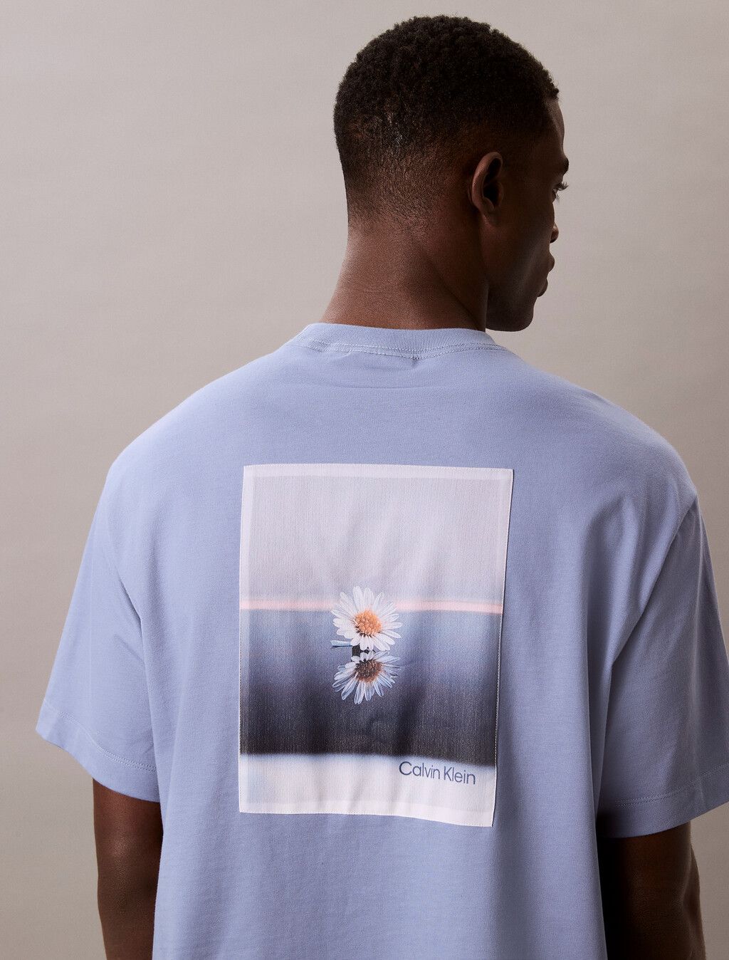 Calvin Klein - Áo phông tay ngắn nam CK Flower Applique Relaxed Tee