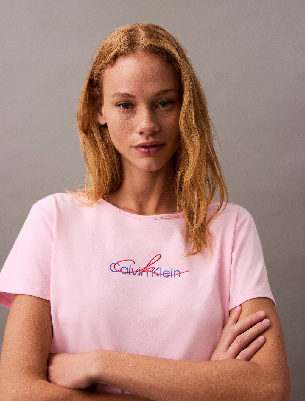 Calvin Klein - Áo thun thời trang CK nữ Slim Script Logo T-shirt