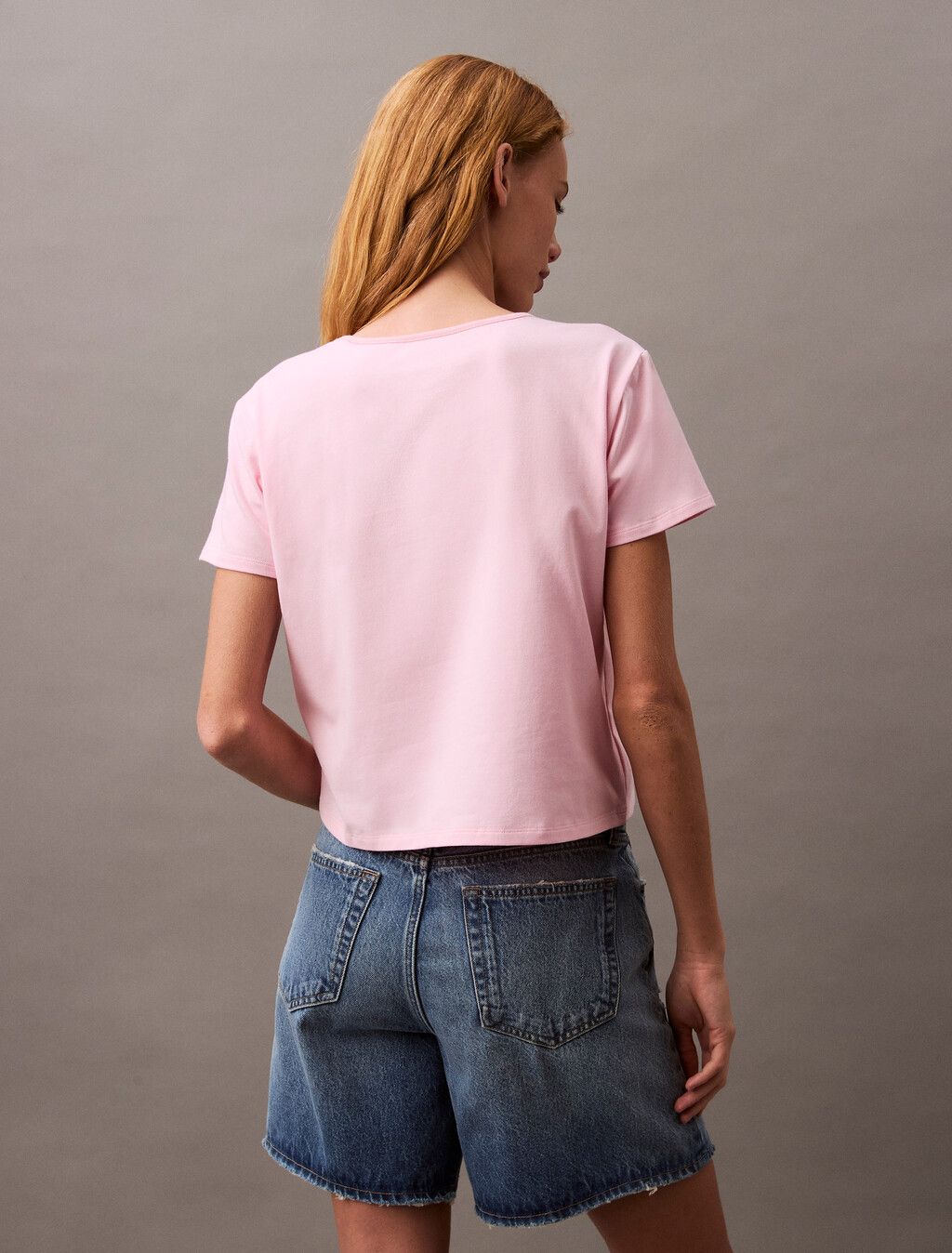 Calvin Klein - Áo thun thời trang CK nữ Slim Script Logo T-shirt