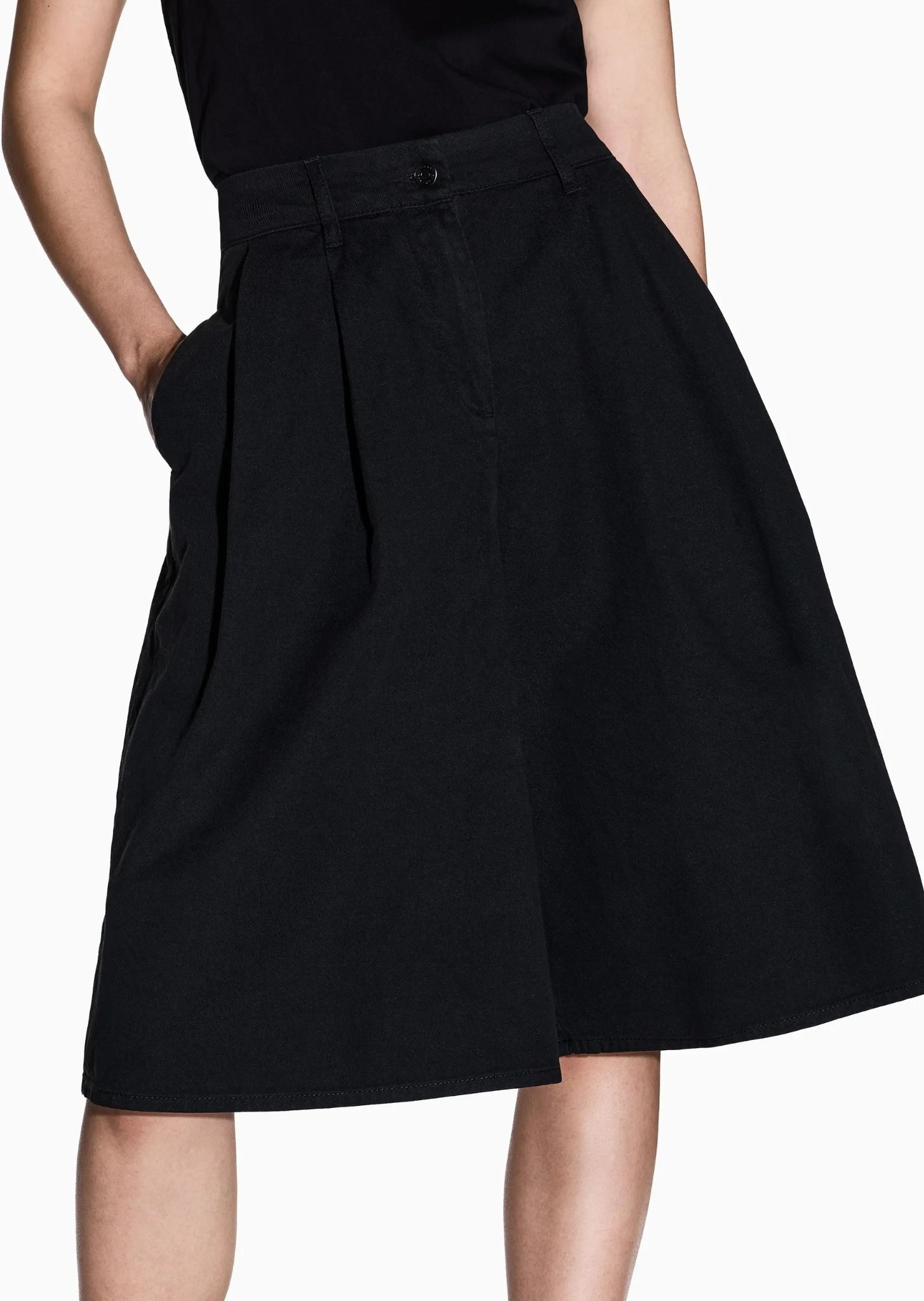 Armani Exchange - Quần short nữ Aix Women's Bermuda