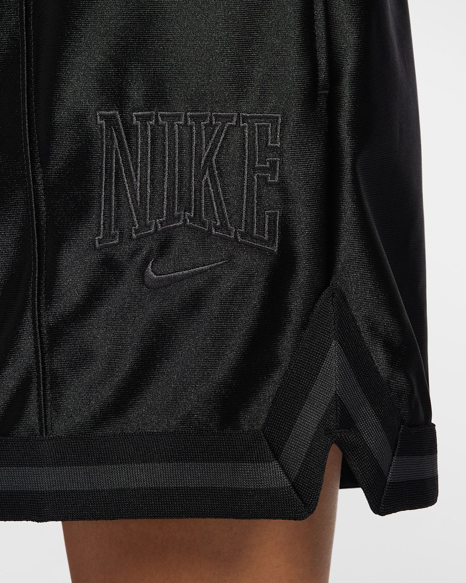 Nike - Quần ngắn thể thao Nữ Sportswear Women's Loose Mid-Rise Graphic Shorts