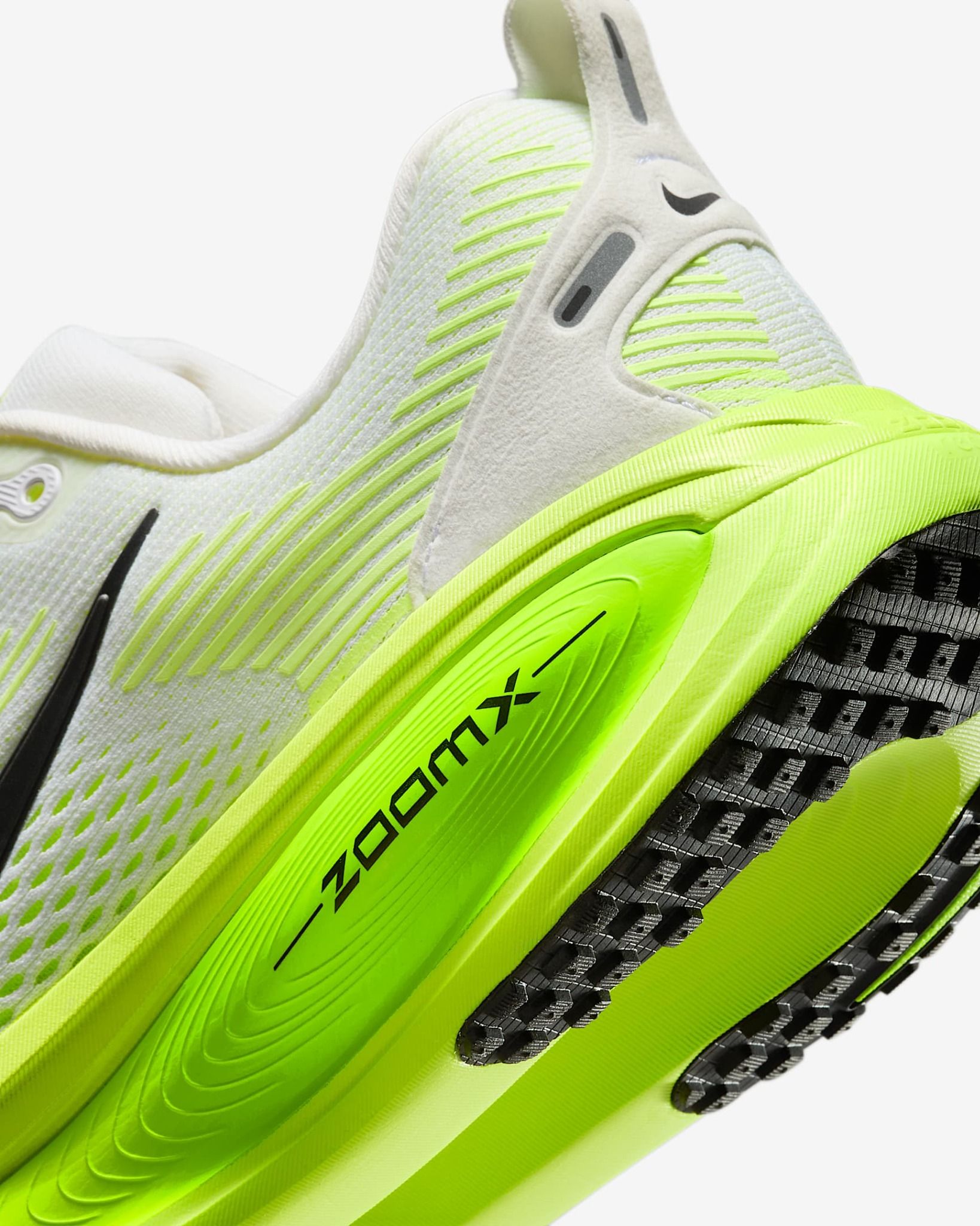 Nike - Giày chạy bộ Nữ Vomero 18 Women's Road Running Shoes