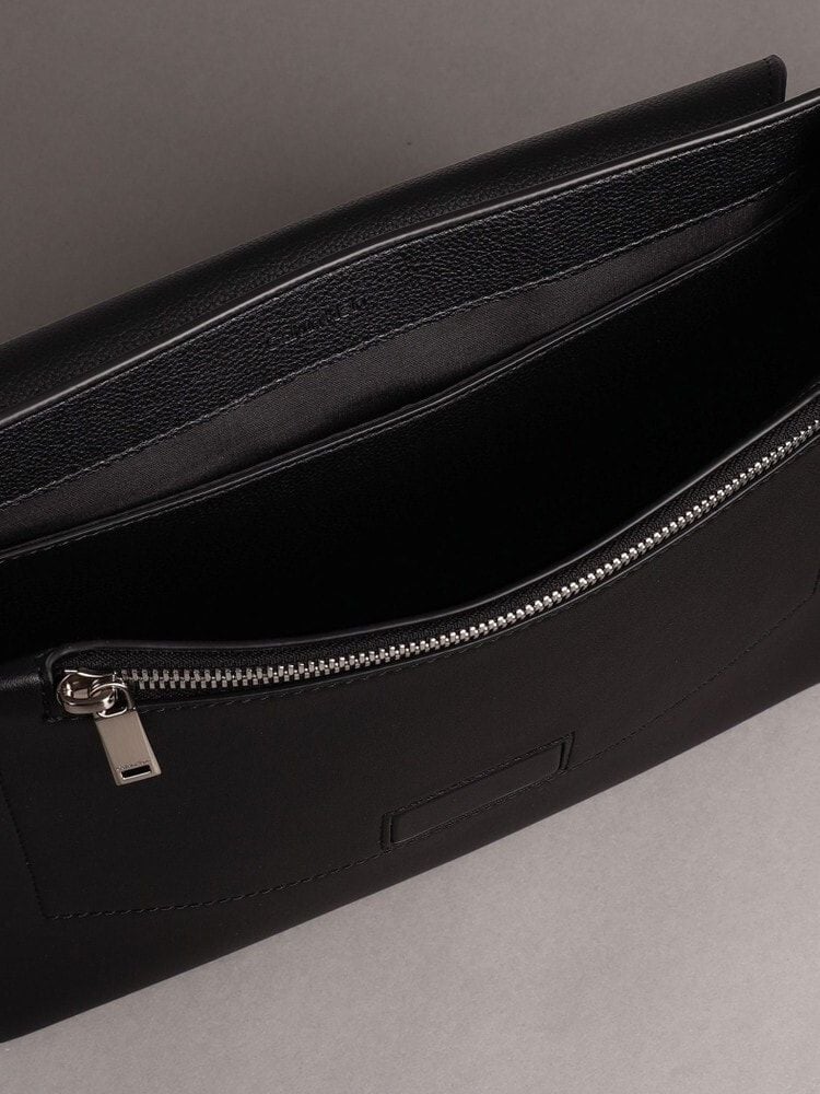 Calvin Klein - Túi đeo chéo CK nam Micro Pebble Messenger